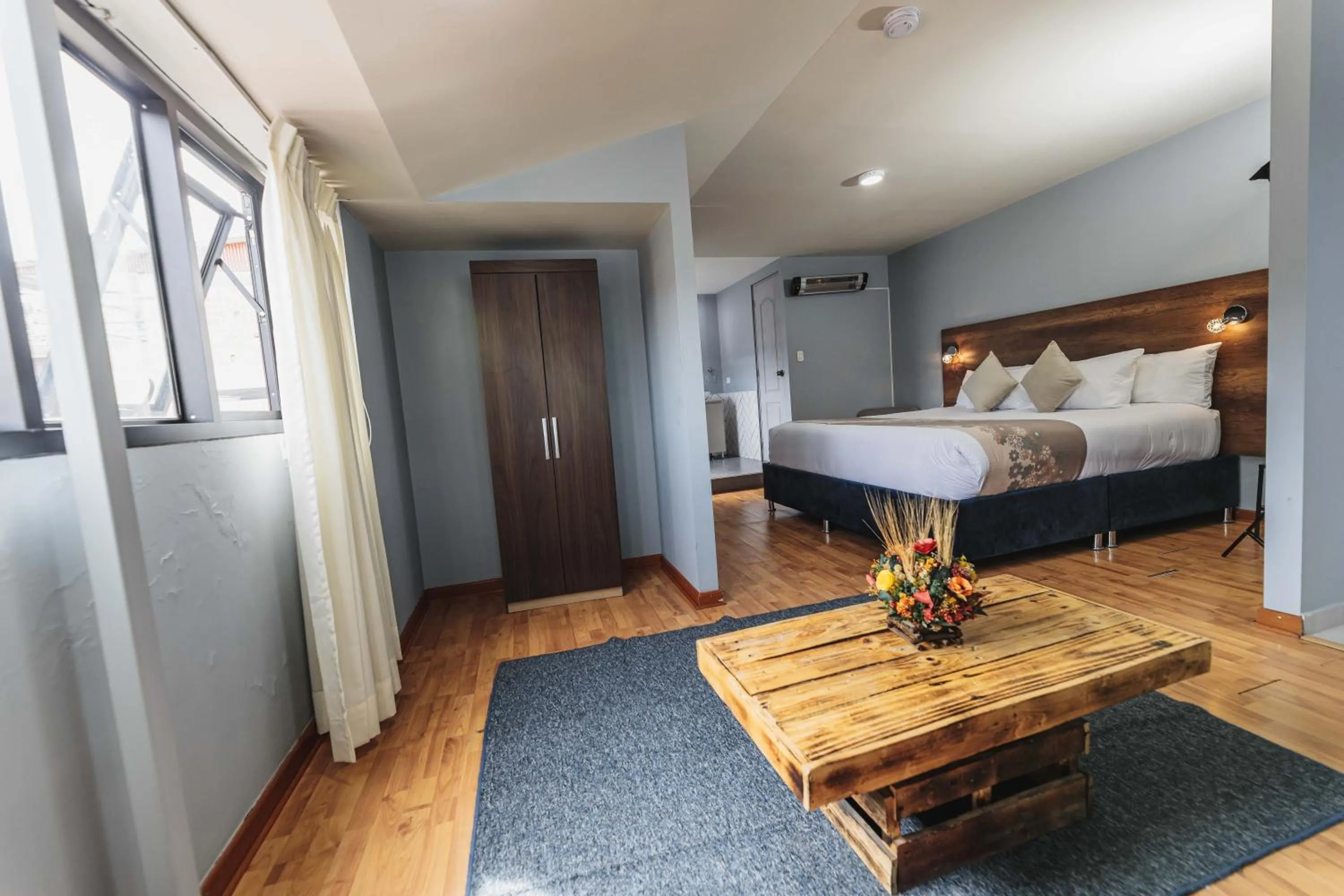 Bedroom, Bed in San Pedro Apartments