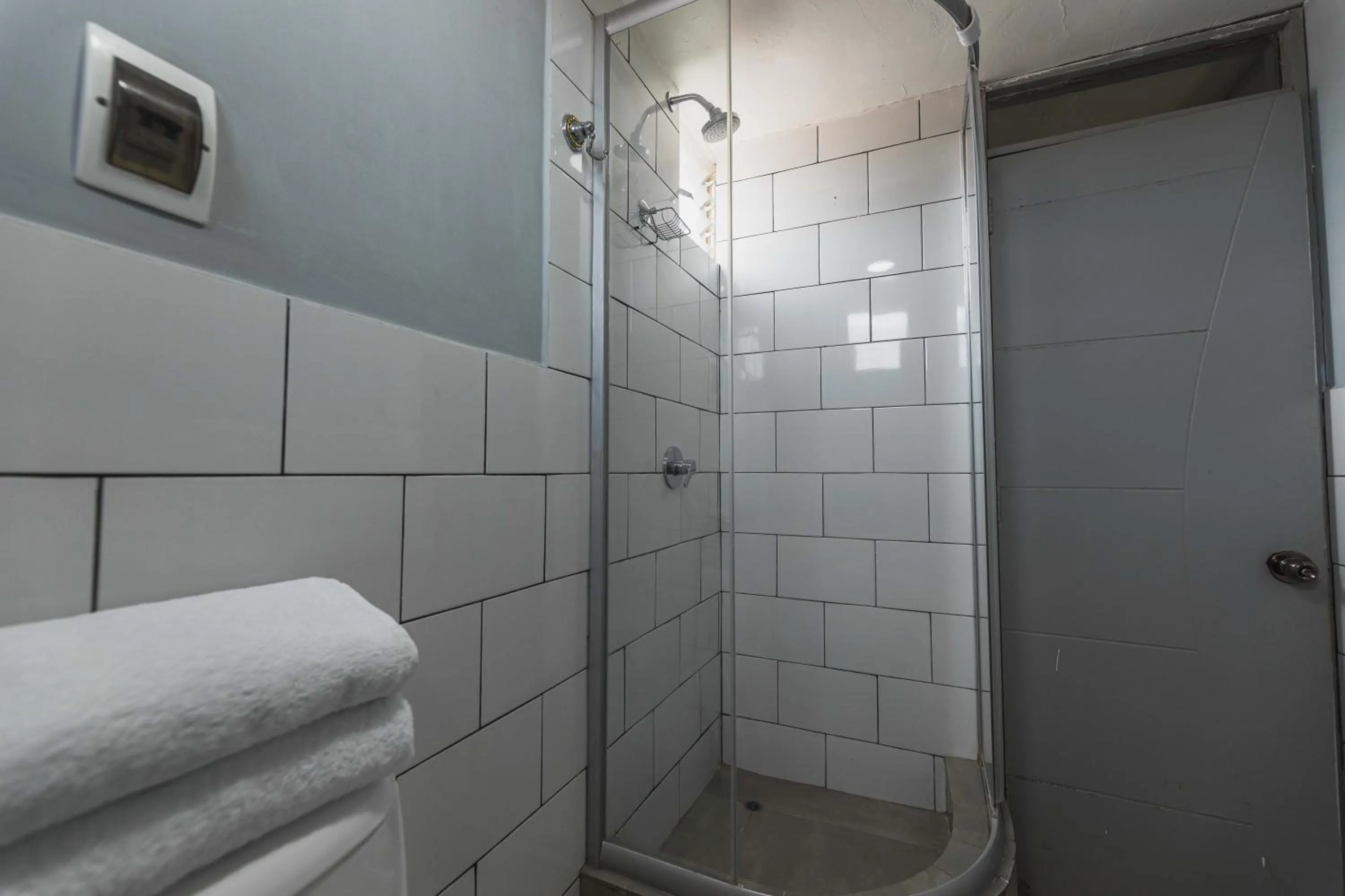 Shower in San Pedro Apartments