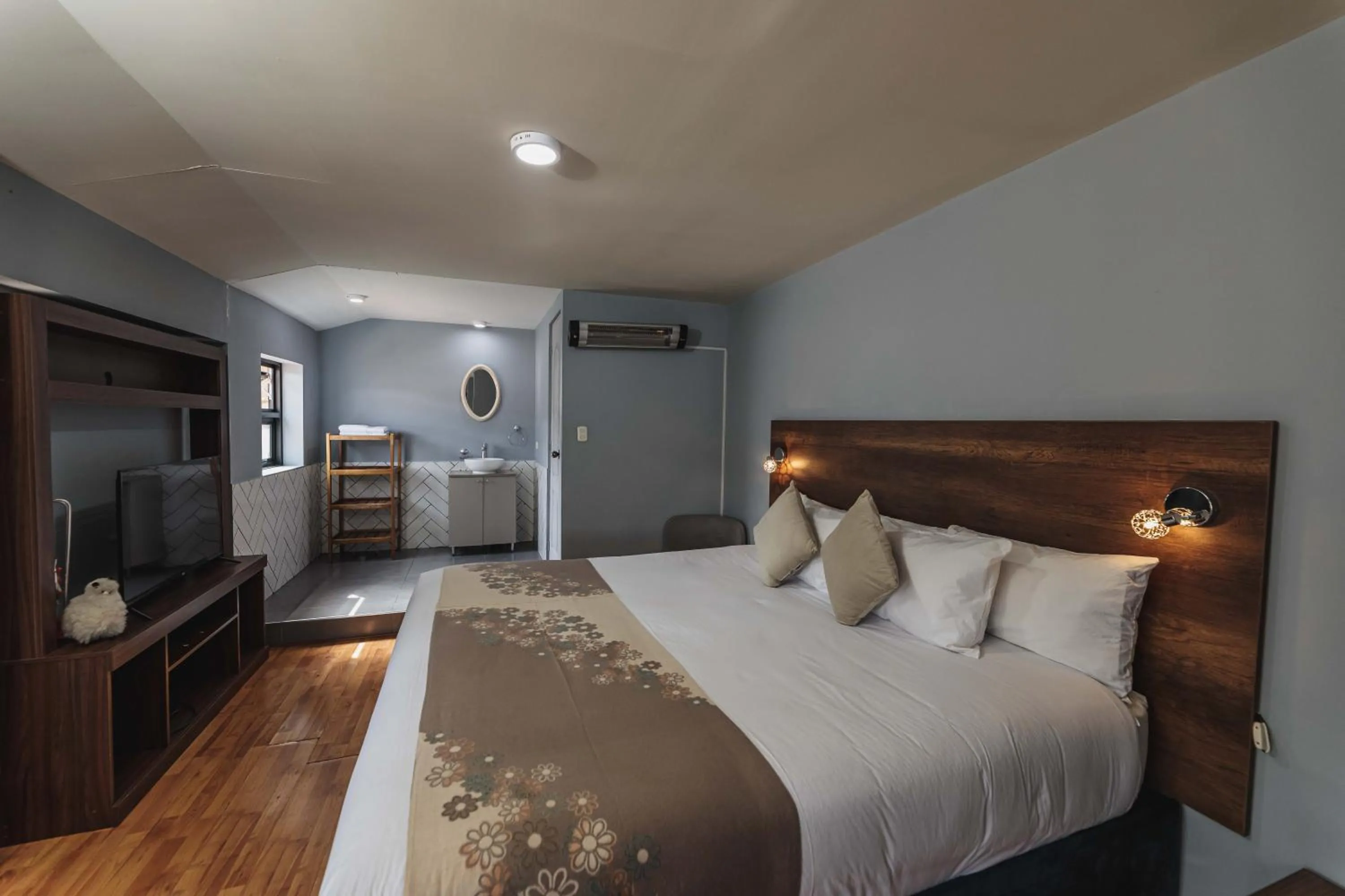 Photo of the whole room, Bed in San Pedro Apartments