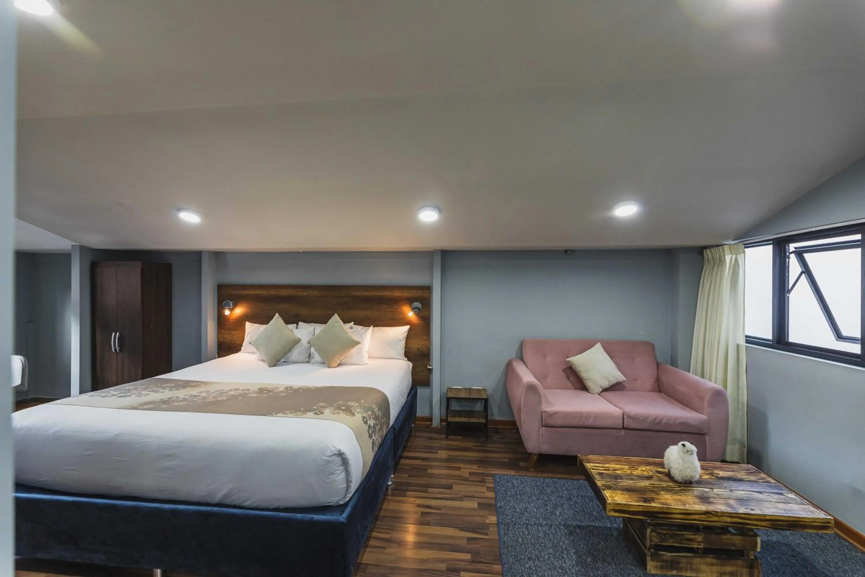 Bed in San Pedro Apartments