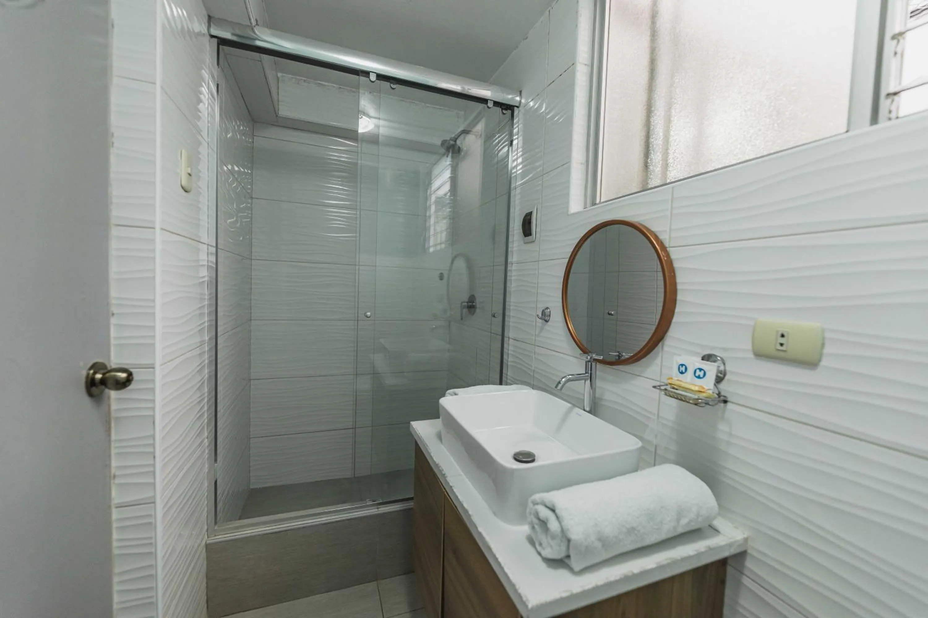 Shower in San Pedro Apartments