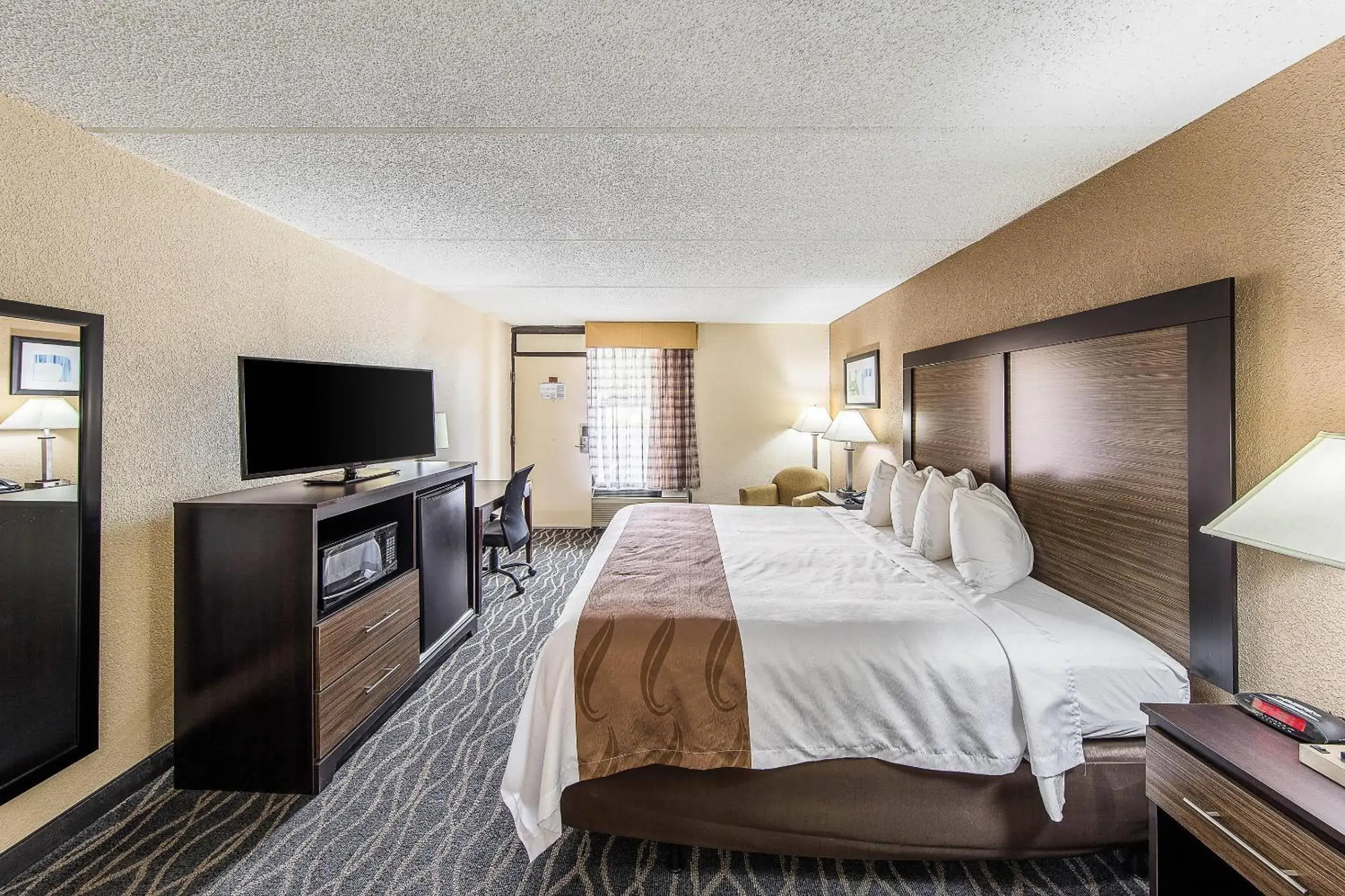 Bedroom, Bed in Quality Inn Bedroom, Bed in Quality Inn