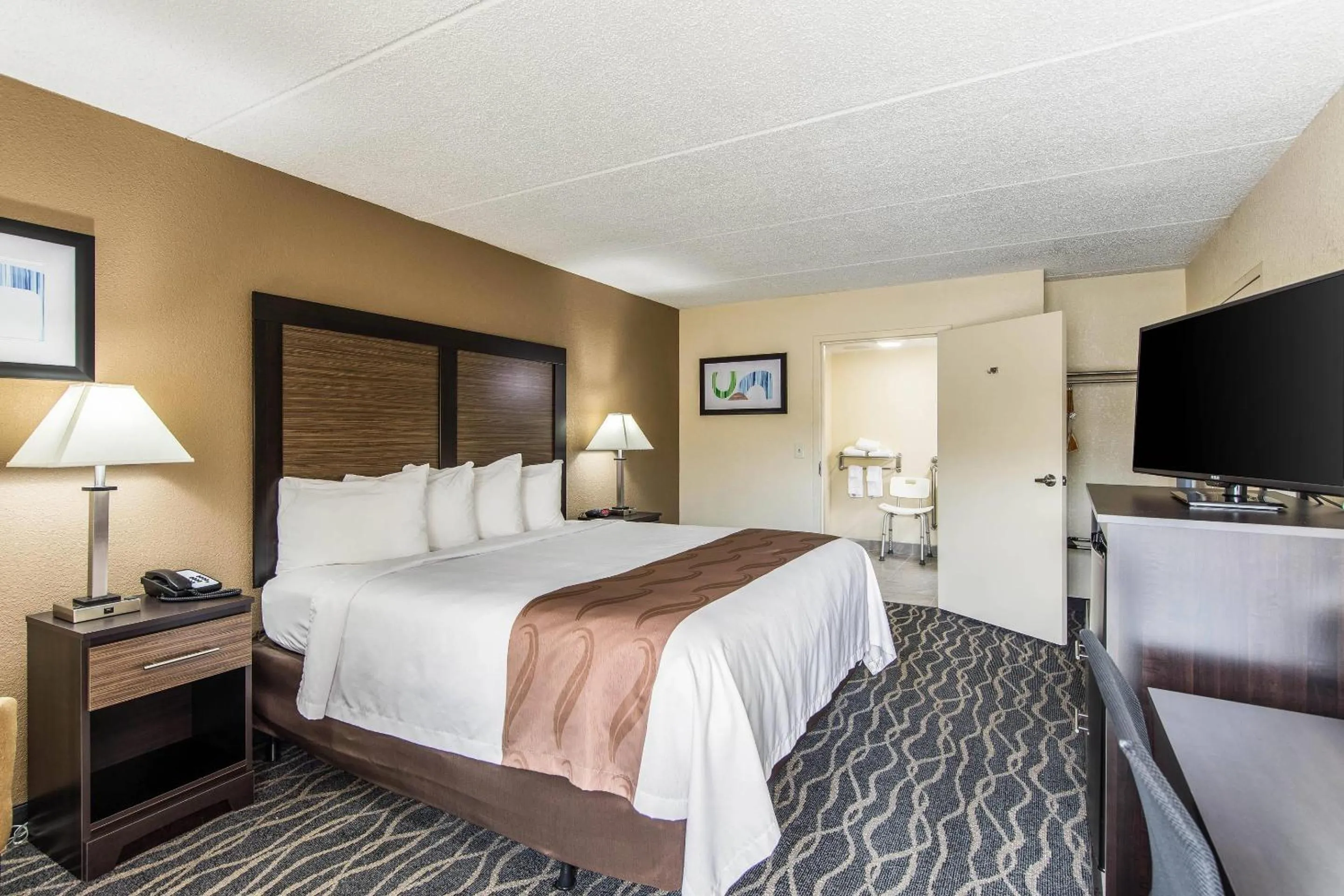 Bedroom, Bed in Quality Inn