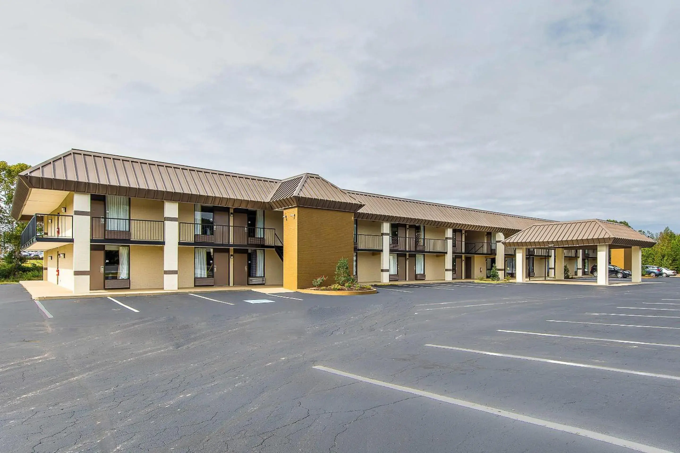 Property building in Quality Inn Property building in Quality Inn