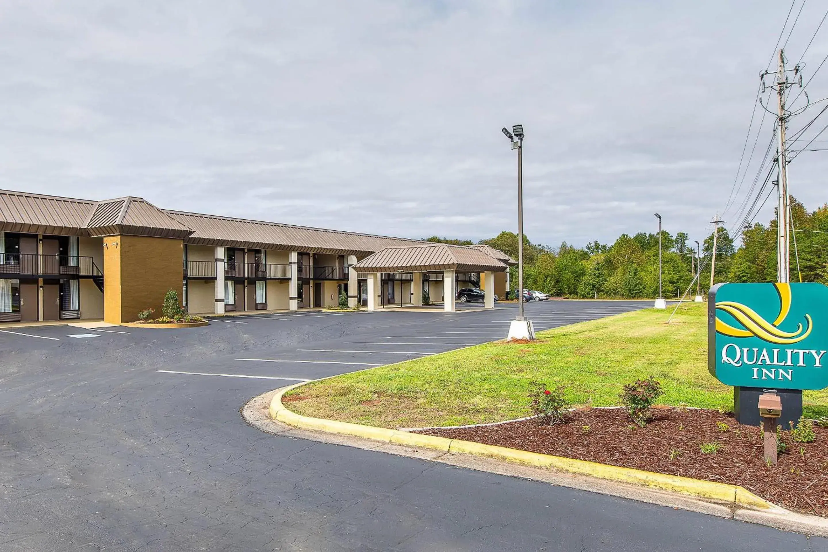 Property building in Quality Inn Property building in Quality Inn