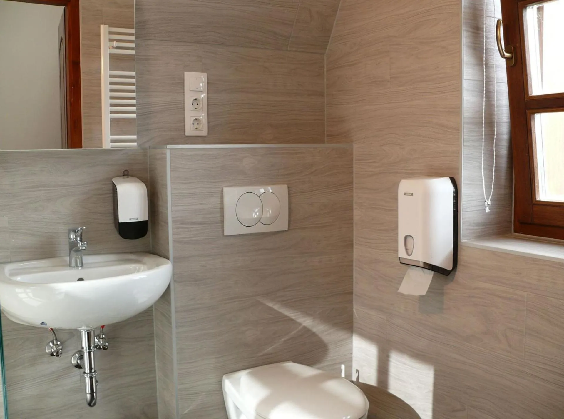 Bathroom in Kádárta Vendéglő Panzió