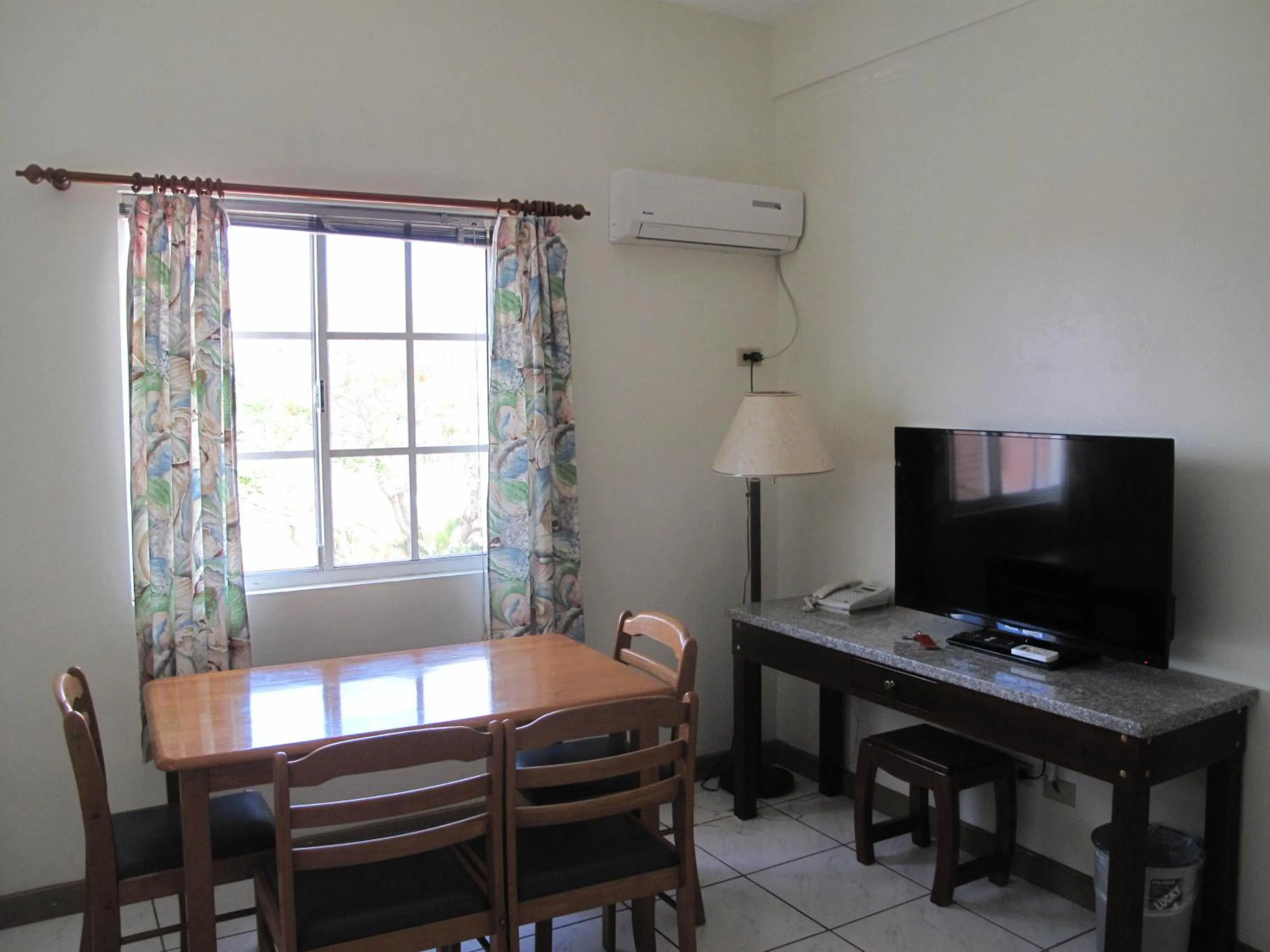 TV and multimedia in Capital Hotel