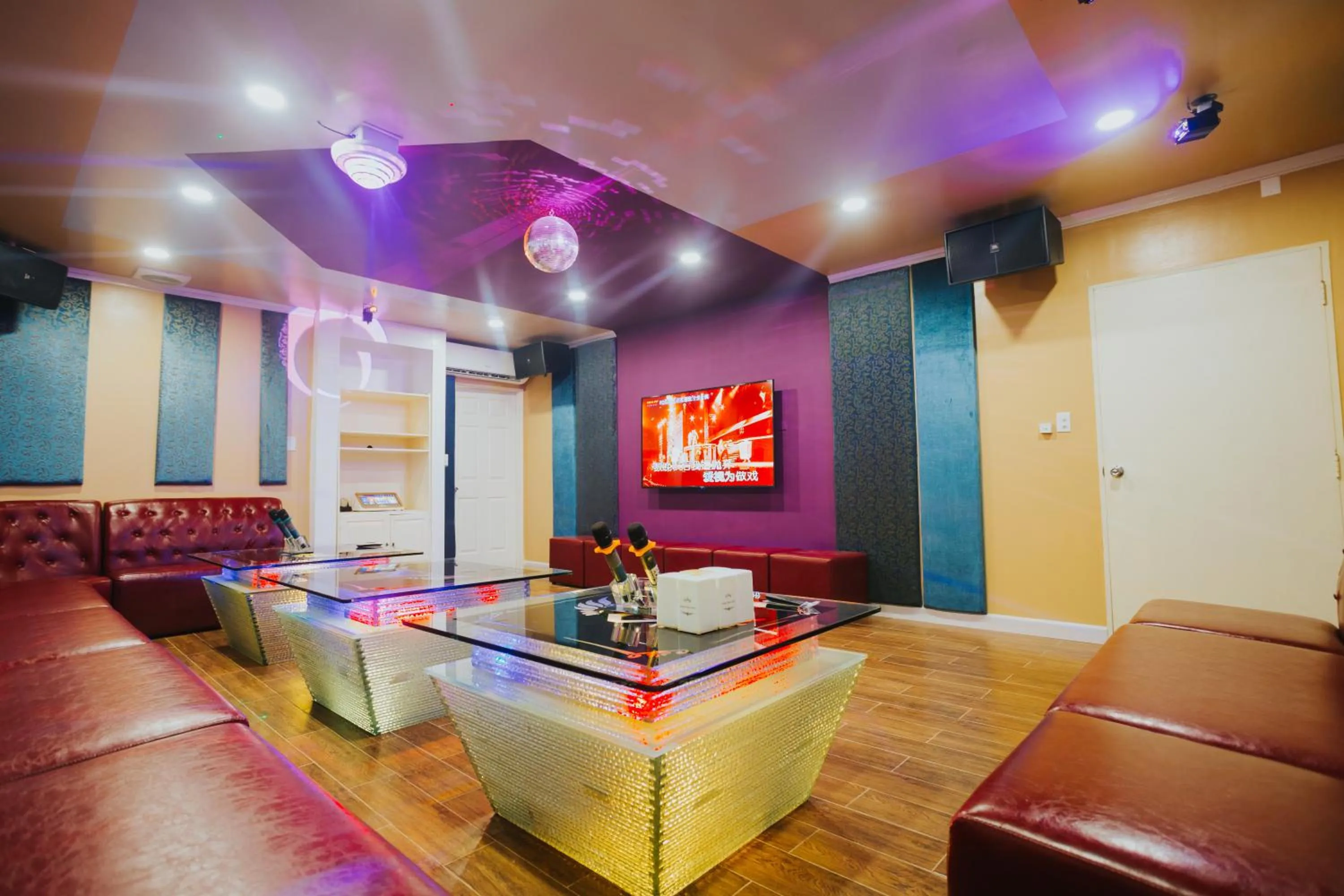 Karaoke in Capital Hotel