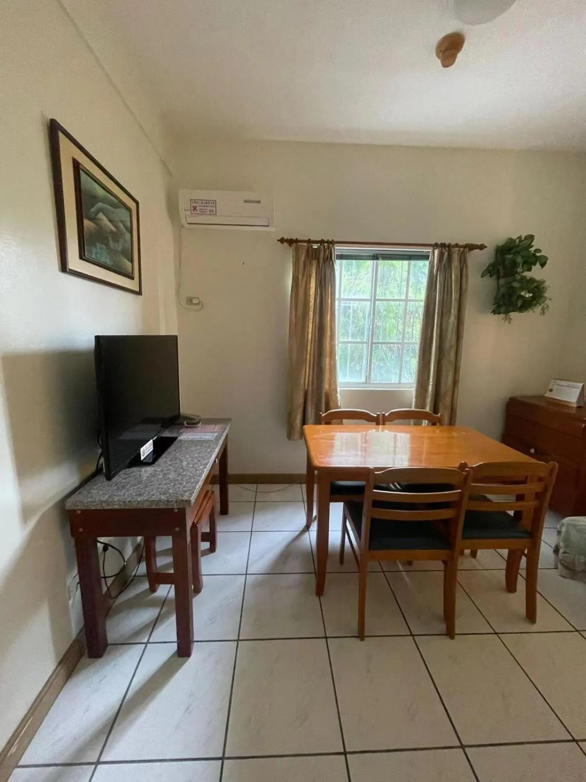 Dining area in Capital Hotel