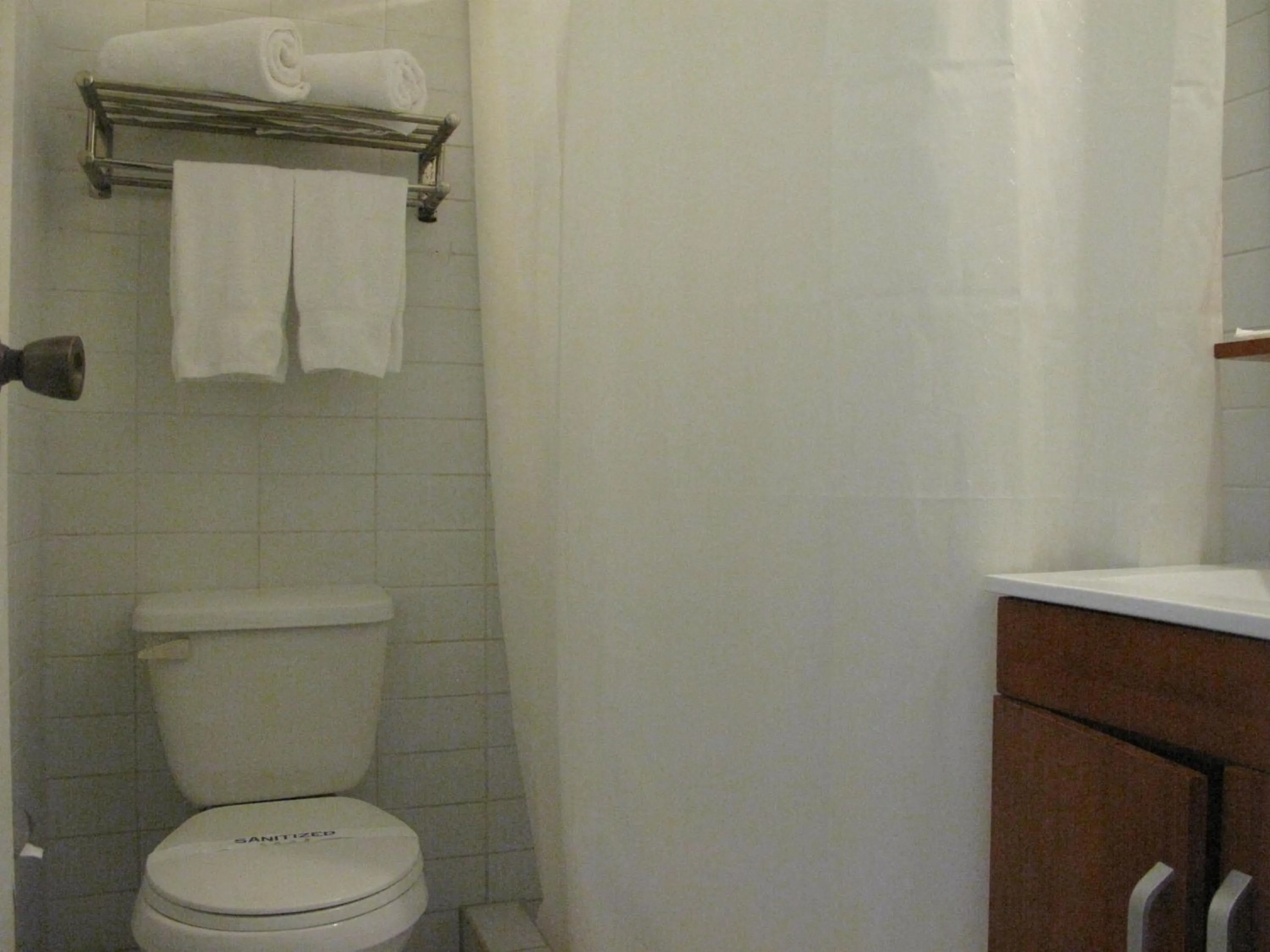 Shower in Capital Hotel