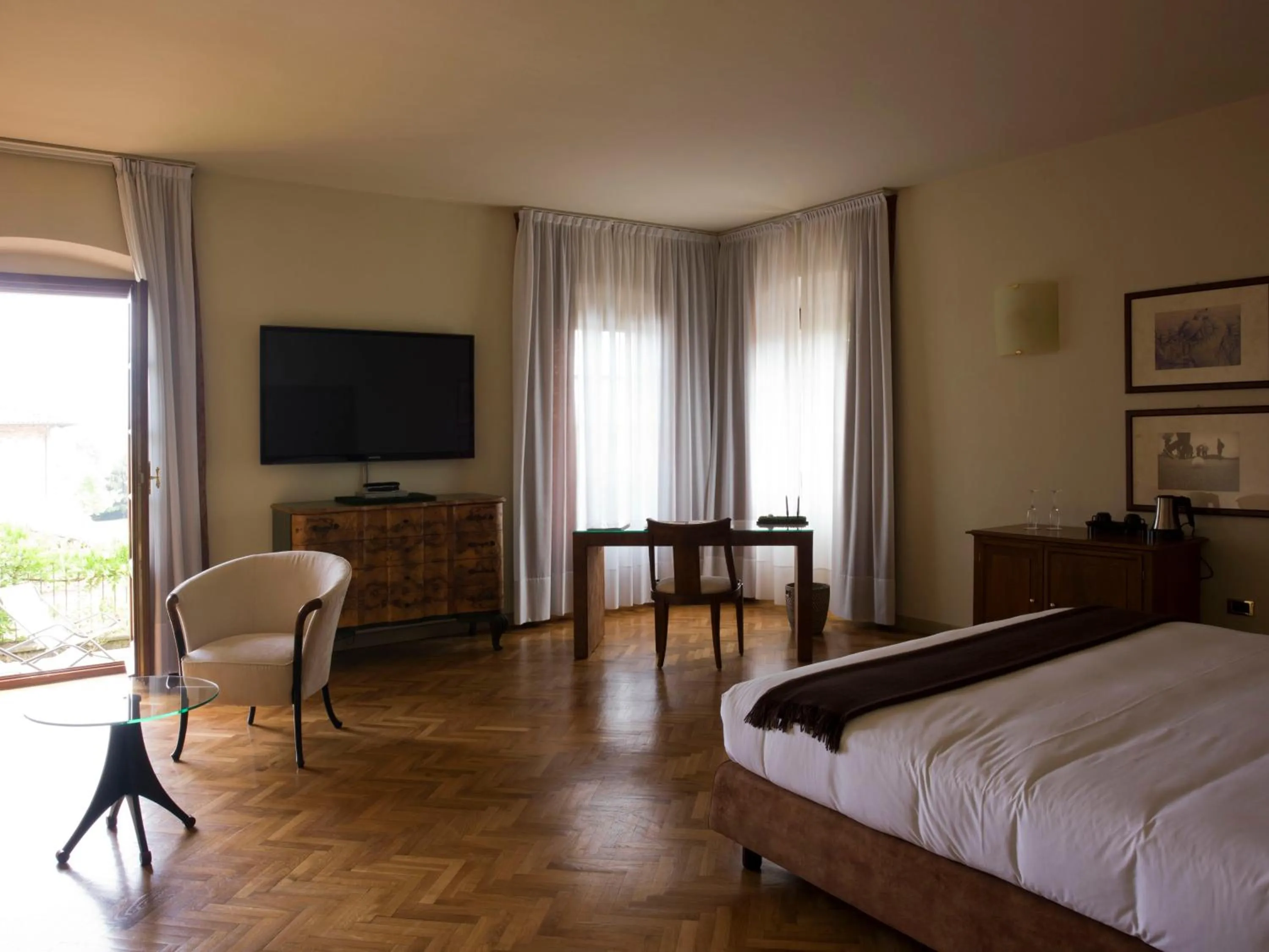 Photo of the whole room, Bed in Relaisfranciacorta