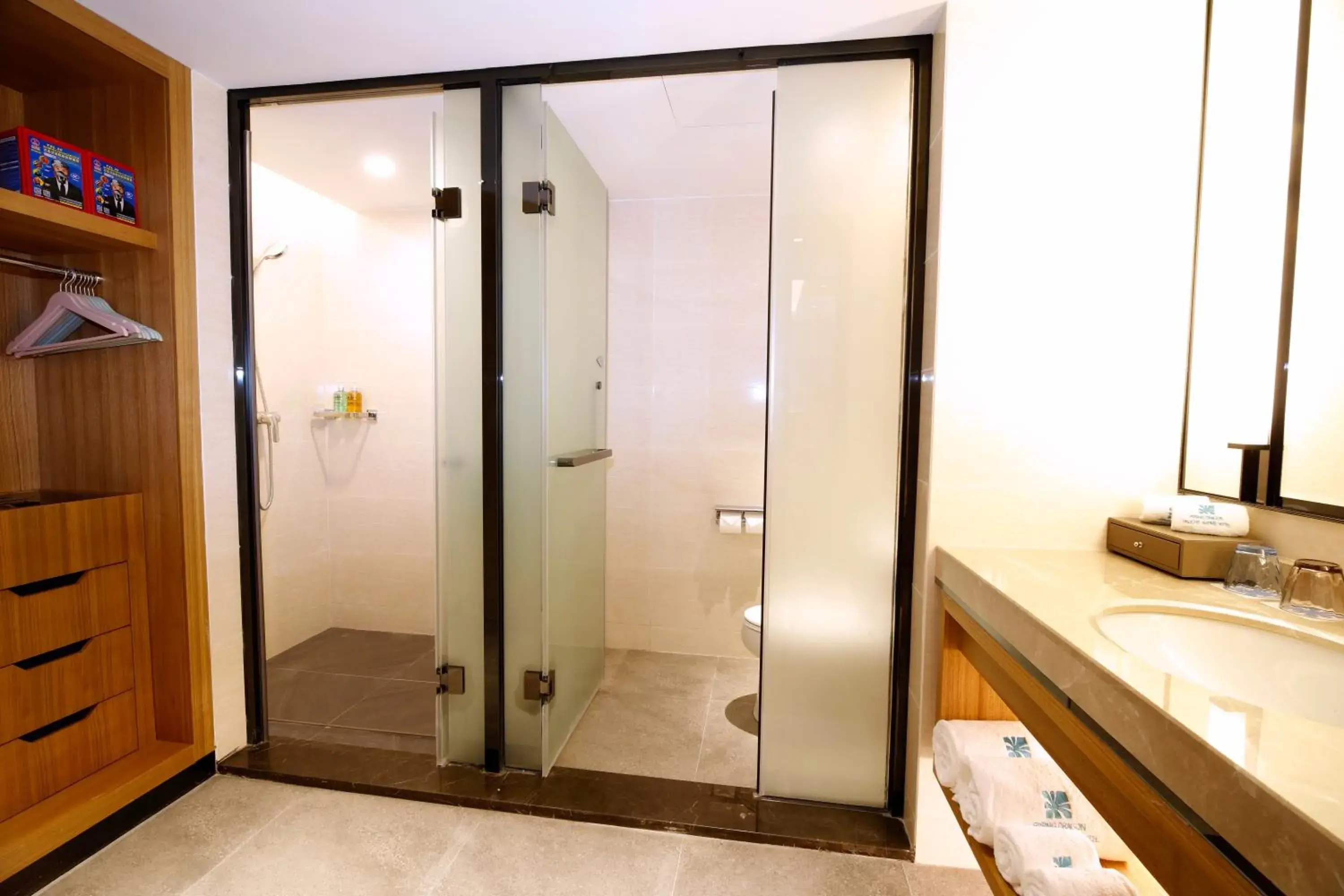 Standard Double Room - single occupancy in Rising Dragon International Hotel Standard Double Room - single occupancy in Rising Dragon International Hotel