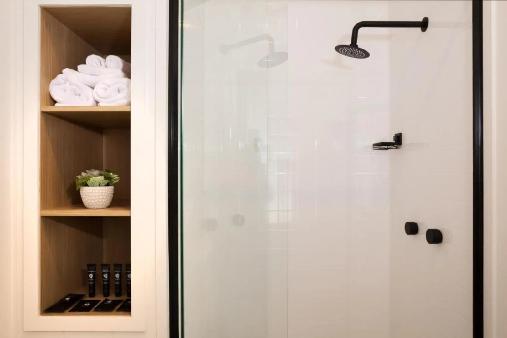 Shower in Reflections Moonee Beach - Holiday Park