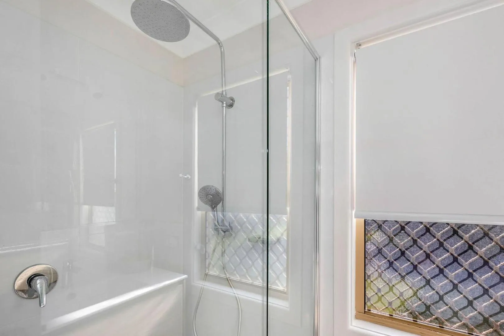 Shower in Reflections Ferry Reserve - Holiday Park