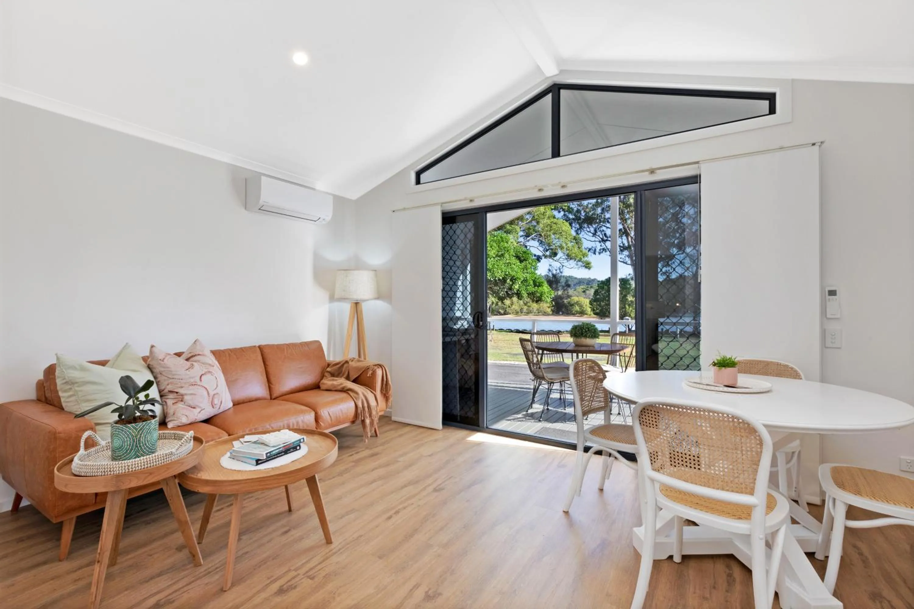 Living room in Reflections Ferry Reserve - Holiday Park