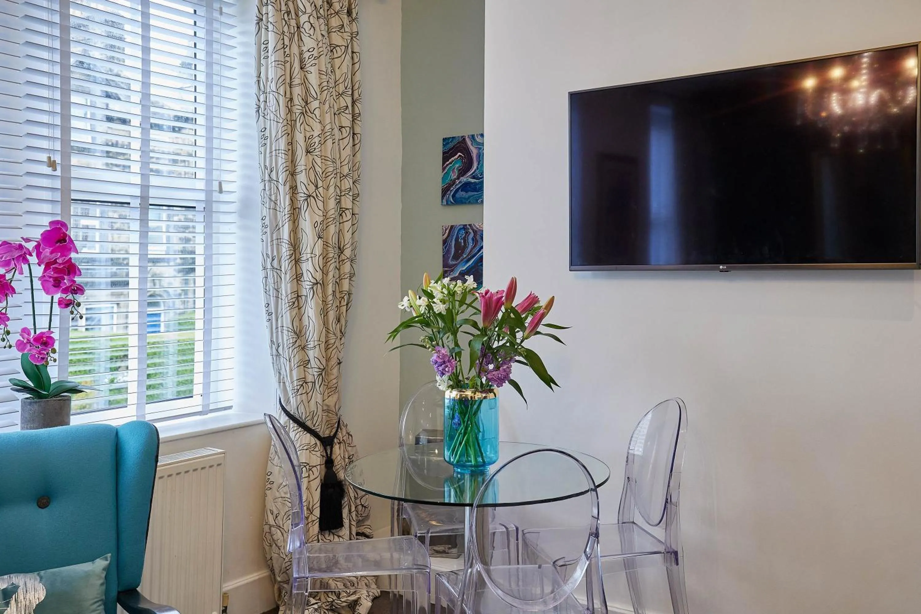 The Granville - Delightful 2-bed Victorian Apartment