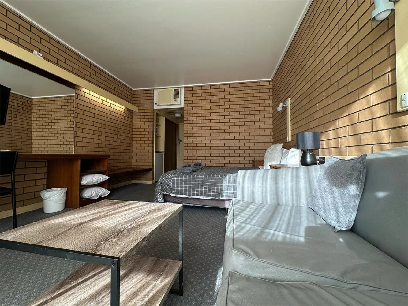 Seating area in Sandpipers @ Millicent