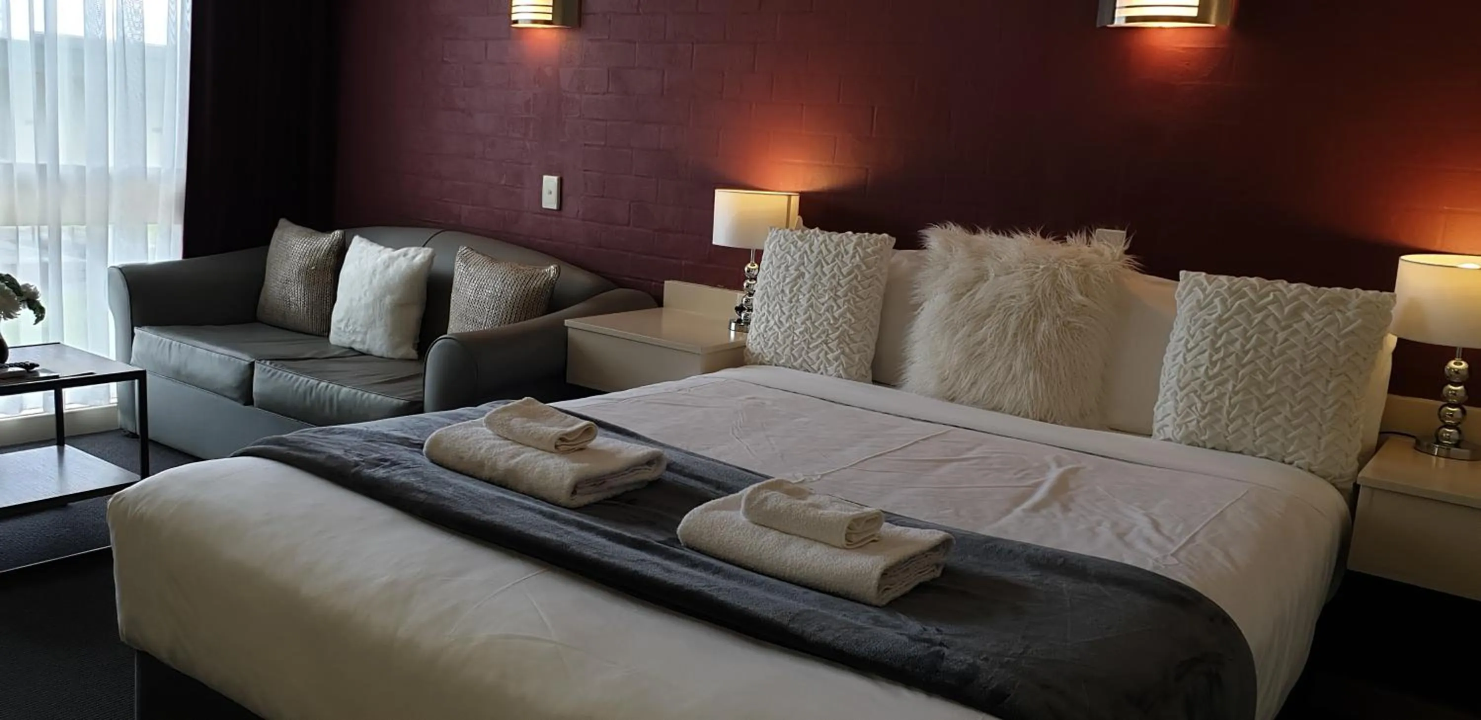 Bedroom, Bed in Sandpipers @ Millicent