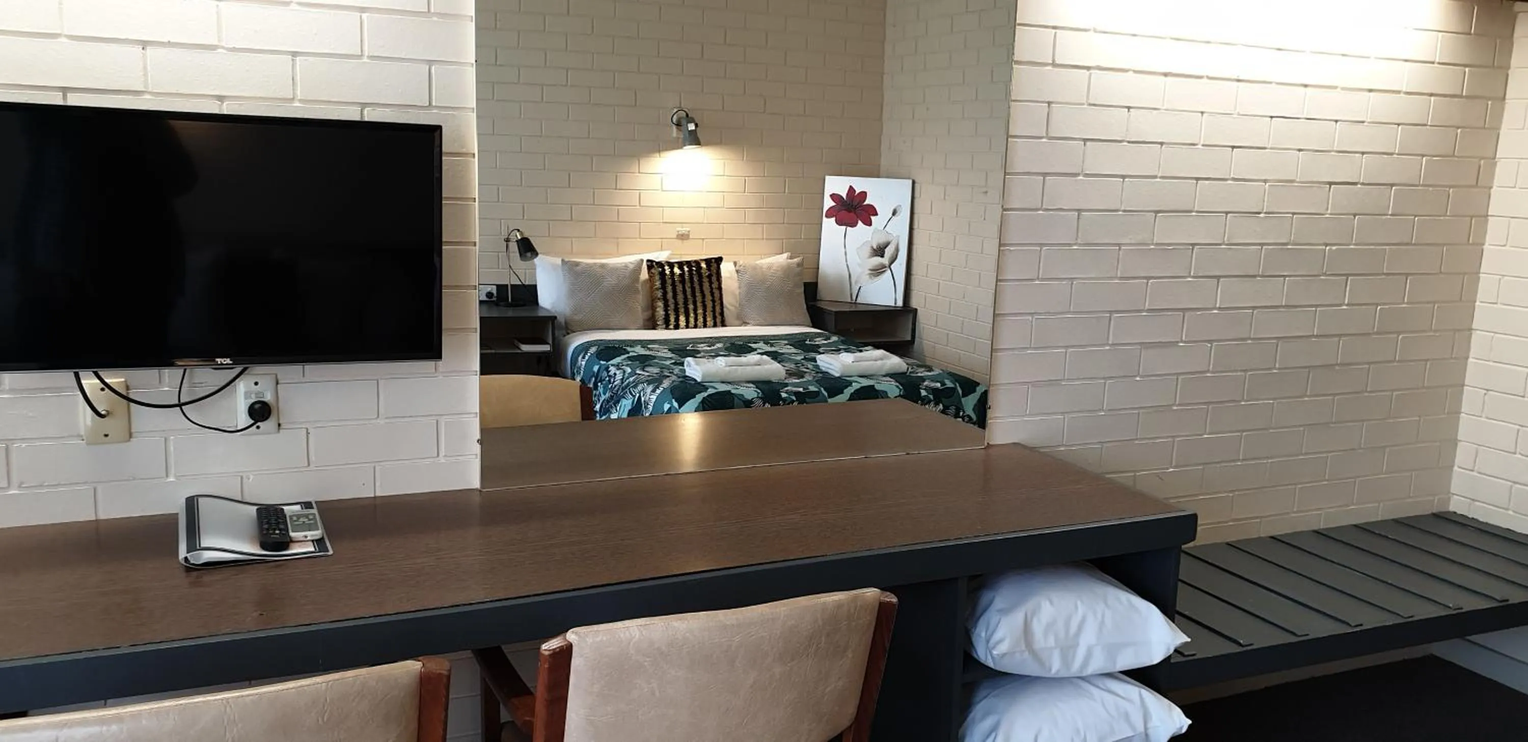 TV and multimedia in Sandpipers @ Millicent