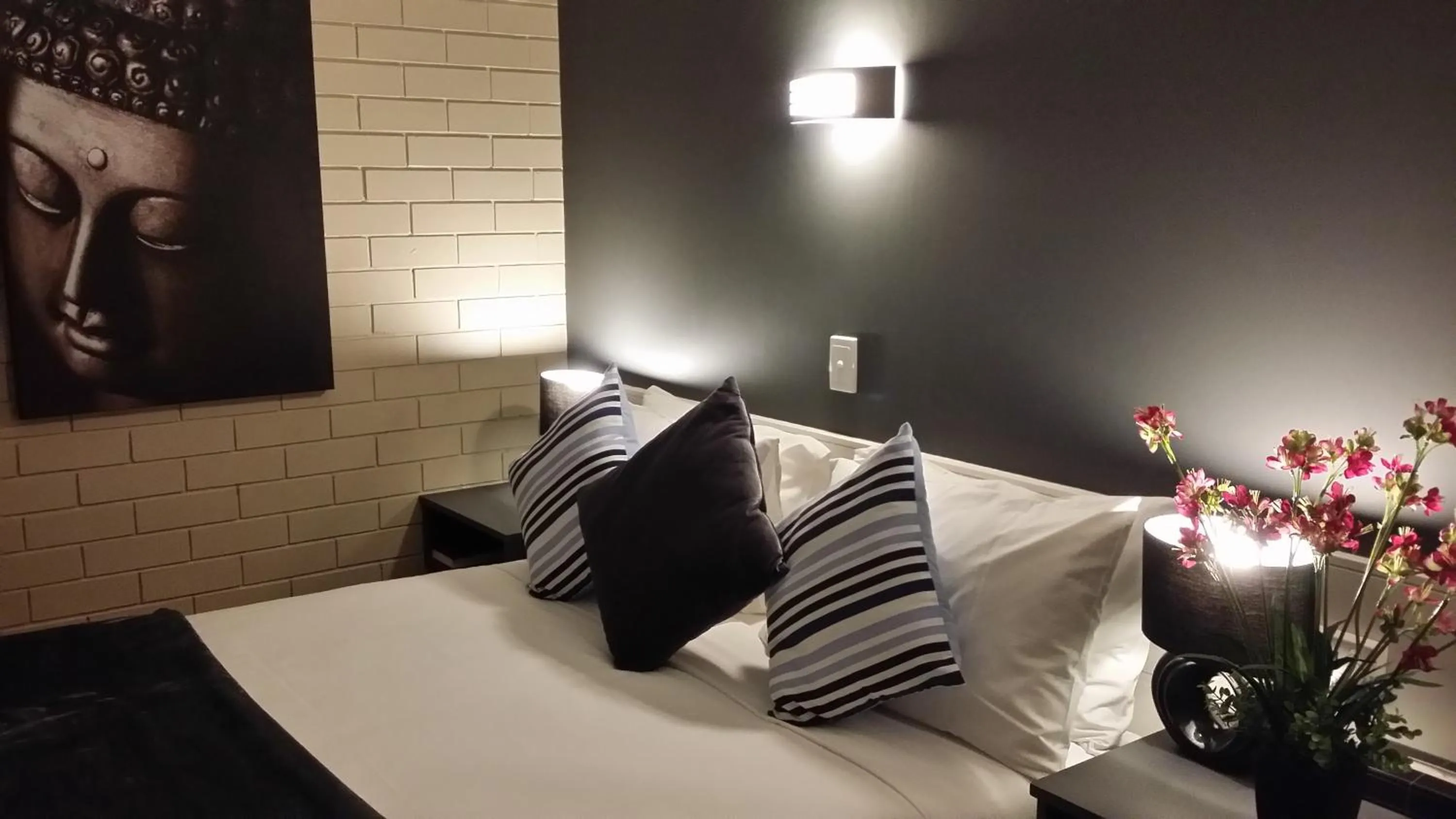 Bedroom, Bed in Sandpipers @ Millicent