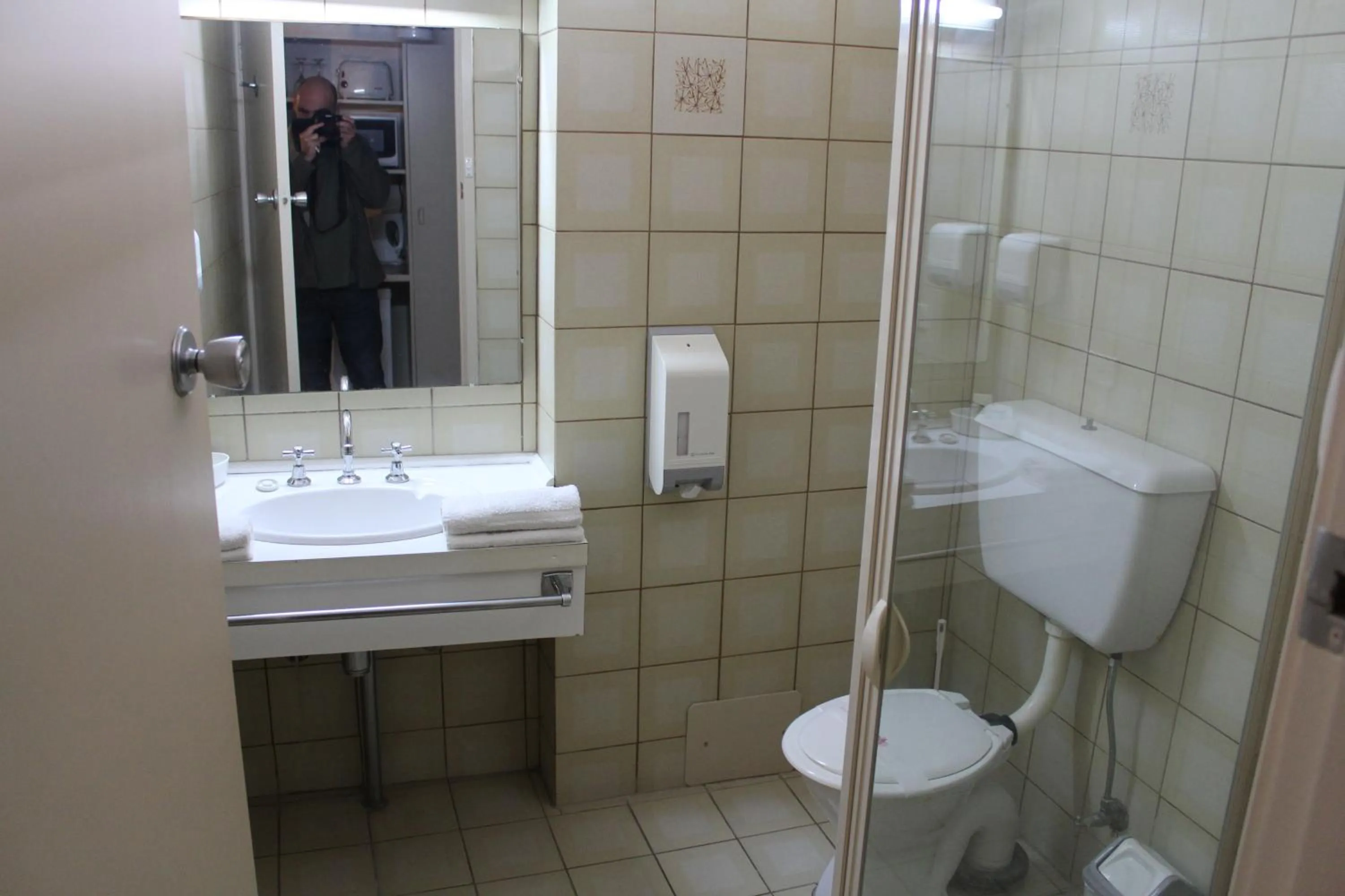 Bathroom in Sandpipers @ Millicent