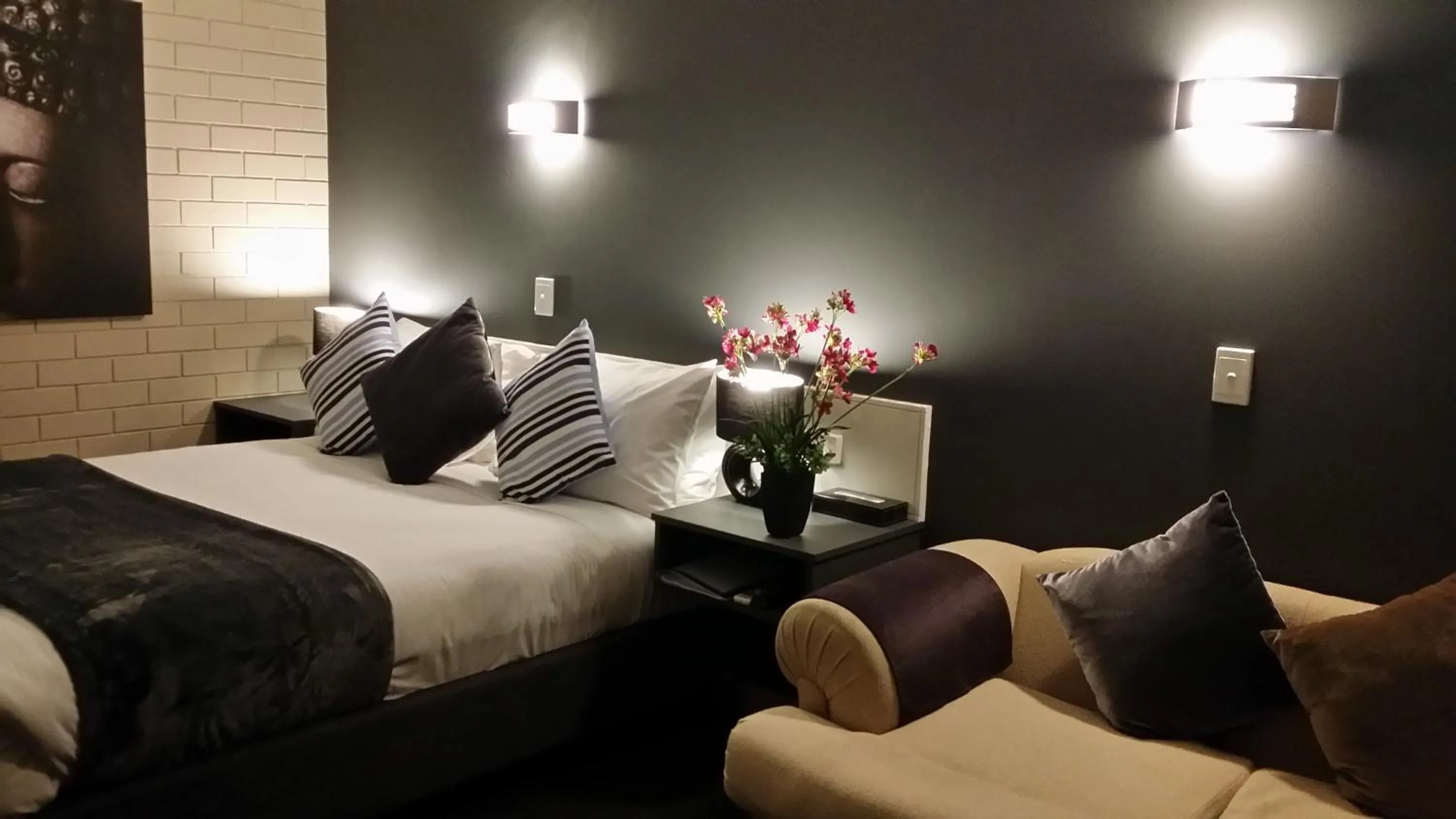 Bedroom, Bed in Sandpipers @ Millicent