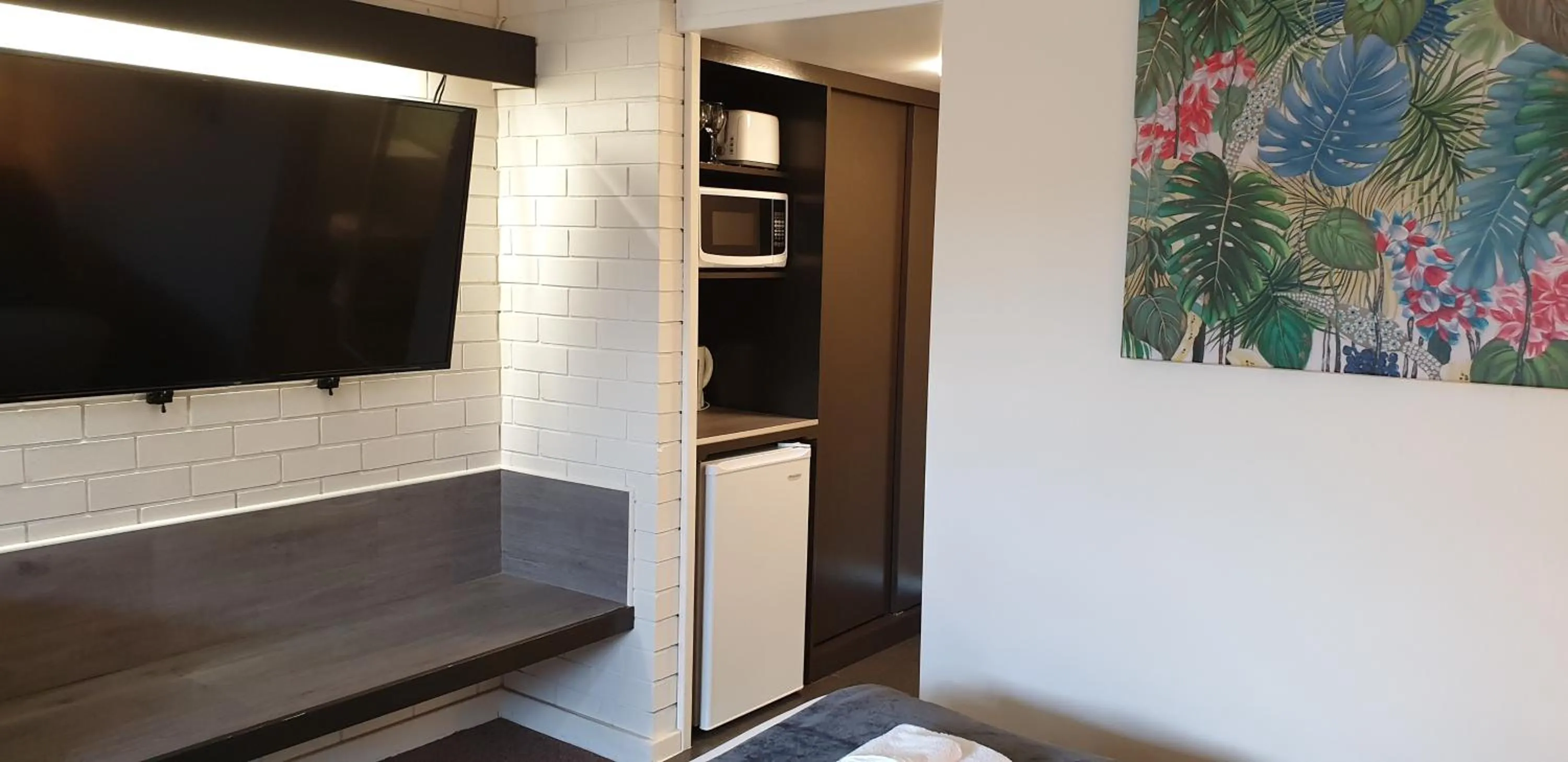 TV and multimedia in Sandpipers @ Millicent