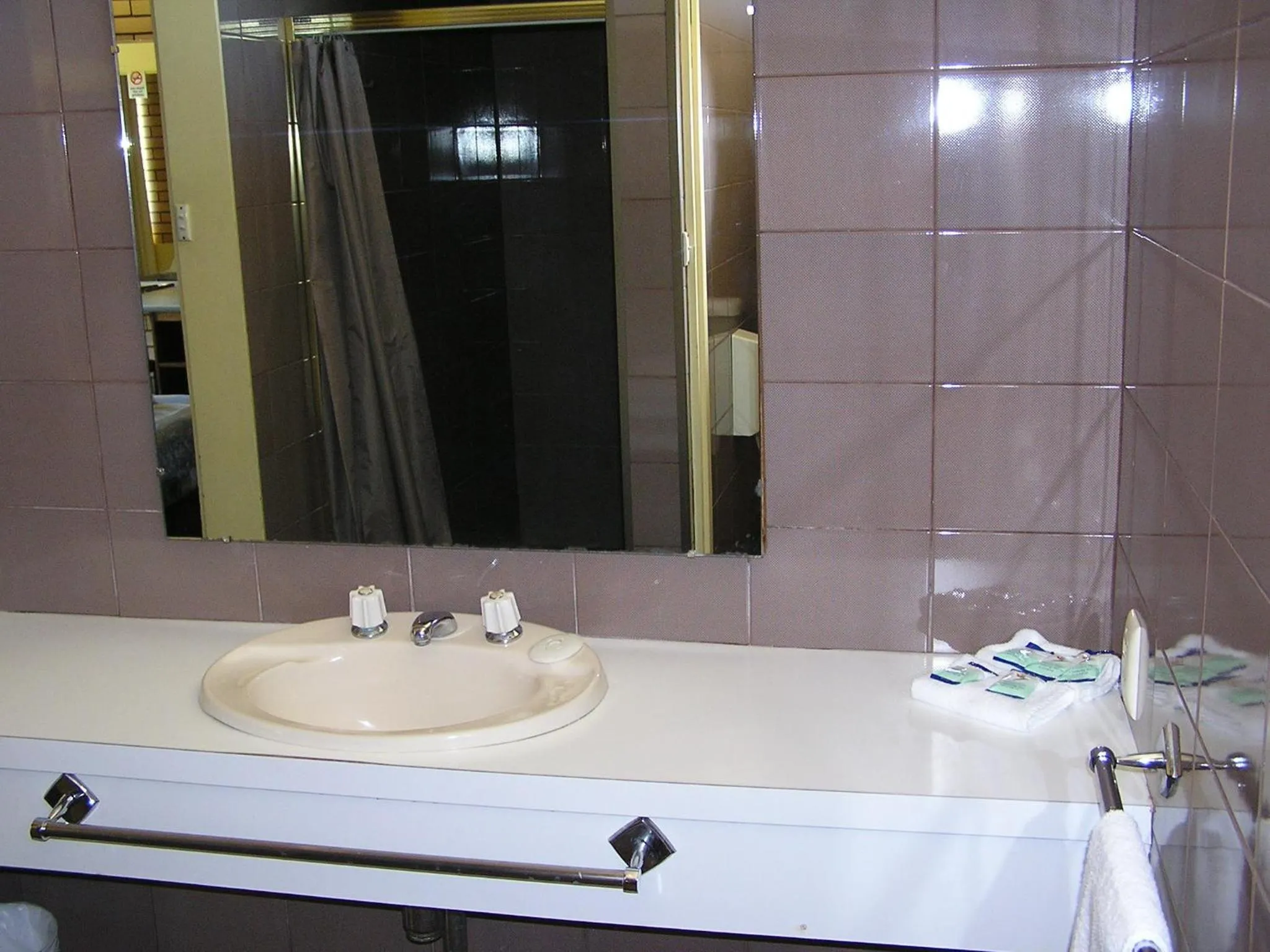 Bathroom in Sandpipers @ Millicent