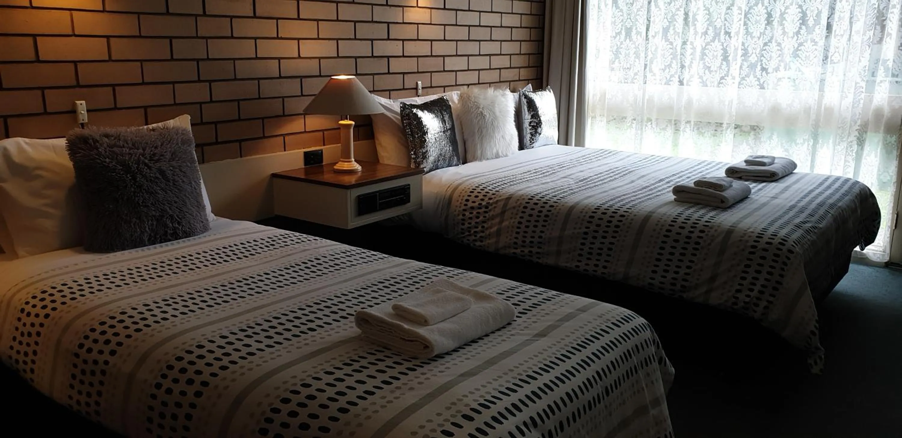 Bedroom, Bed in Sandpipers @ Millicent