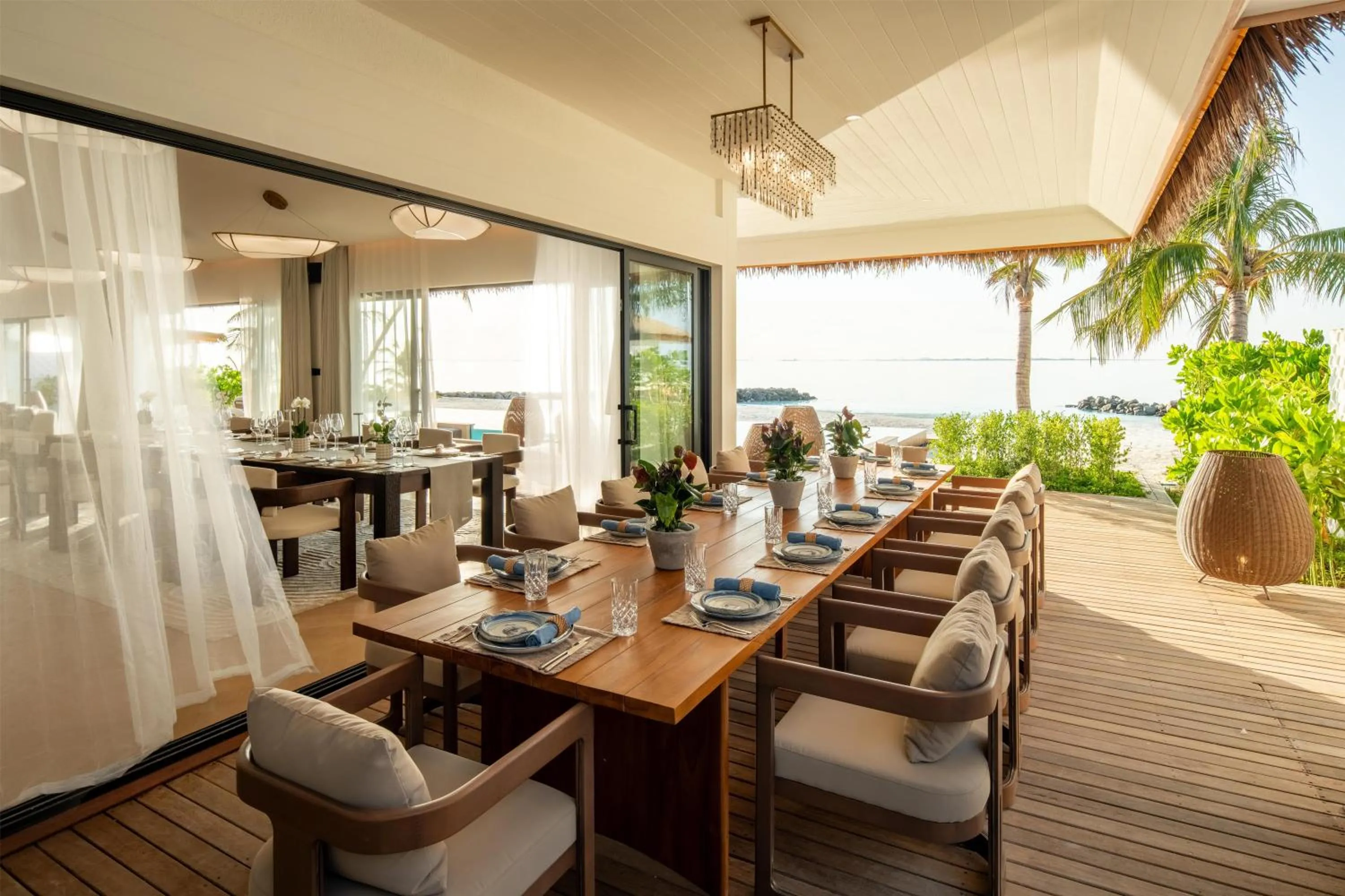 Restaurant/places to eat in Hilton Maldives Amingiri Resort & Spa