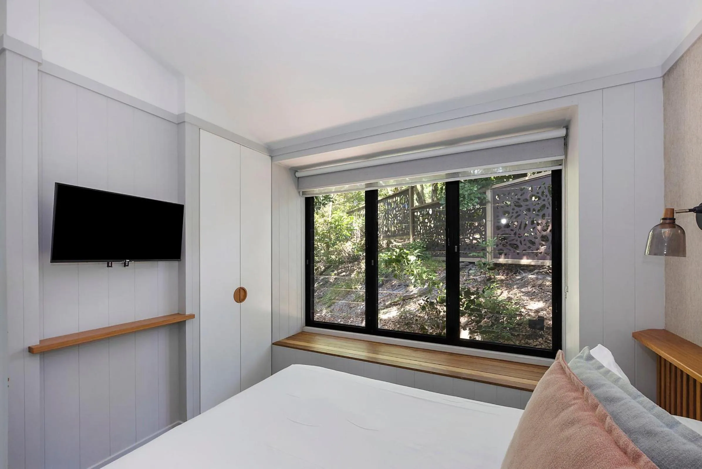 TV and multimedia, Bed in Reflections Byron Bay - Holiday Park