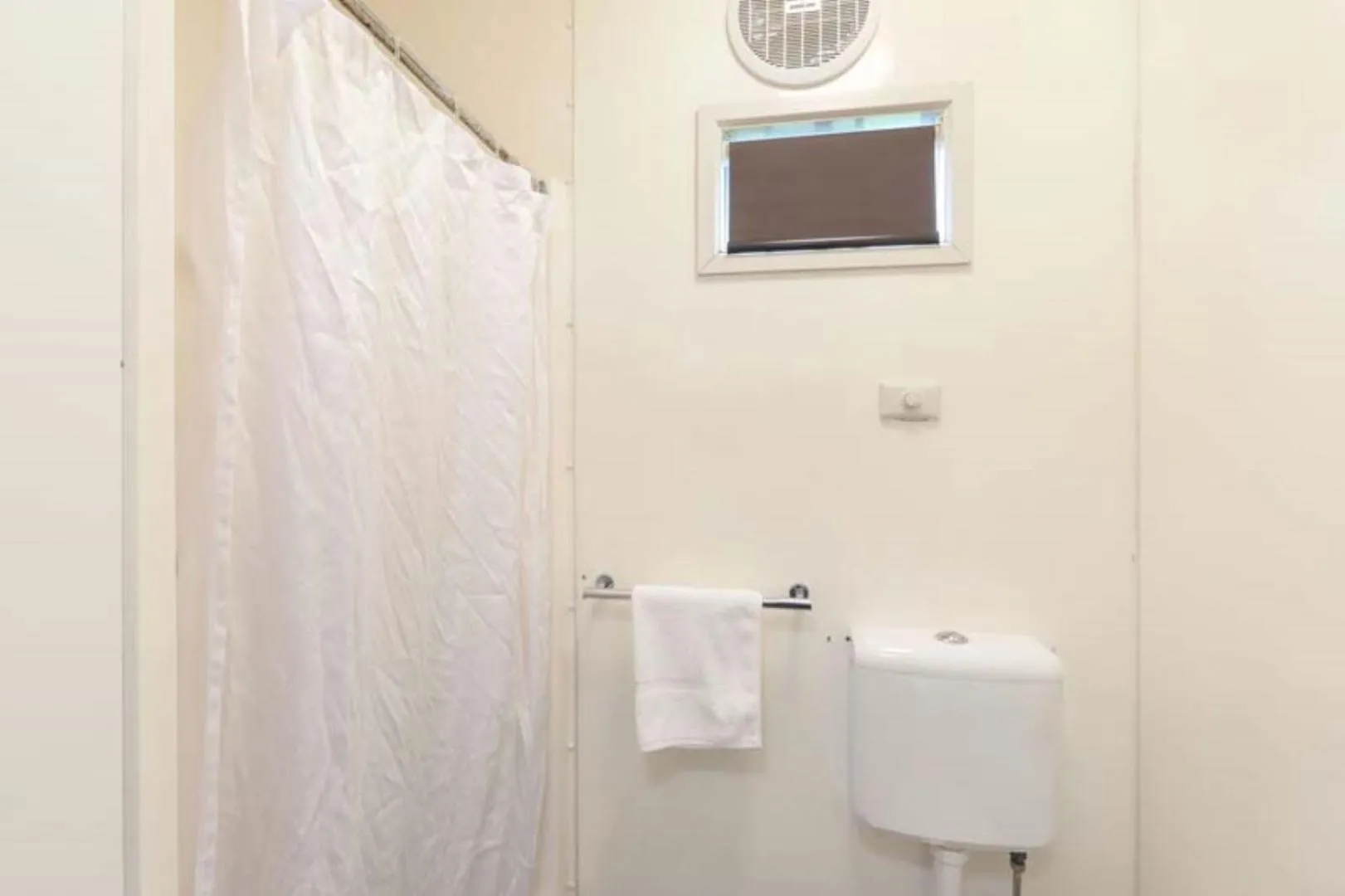 Bathroom in Reflections Shaws Bay - Holiday Park