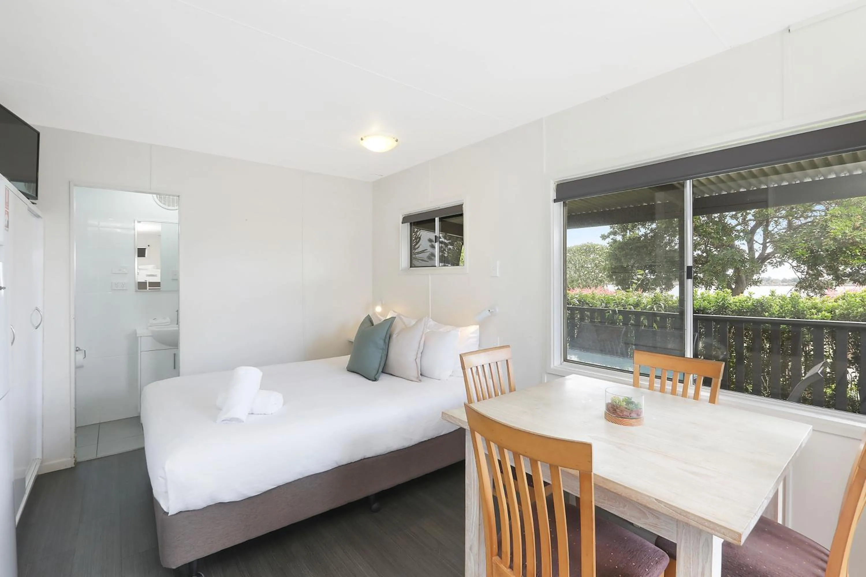 Bed in Reflections Shaws Bay - Holiday Park