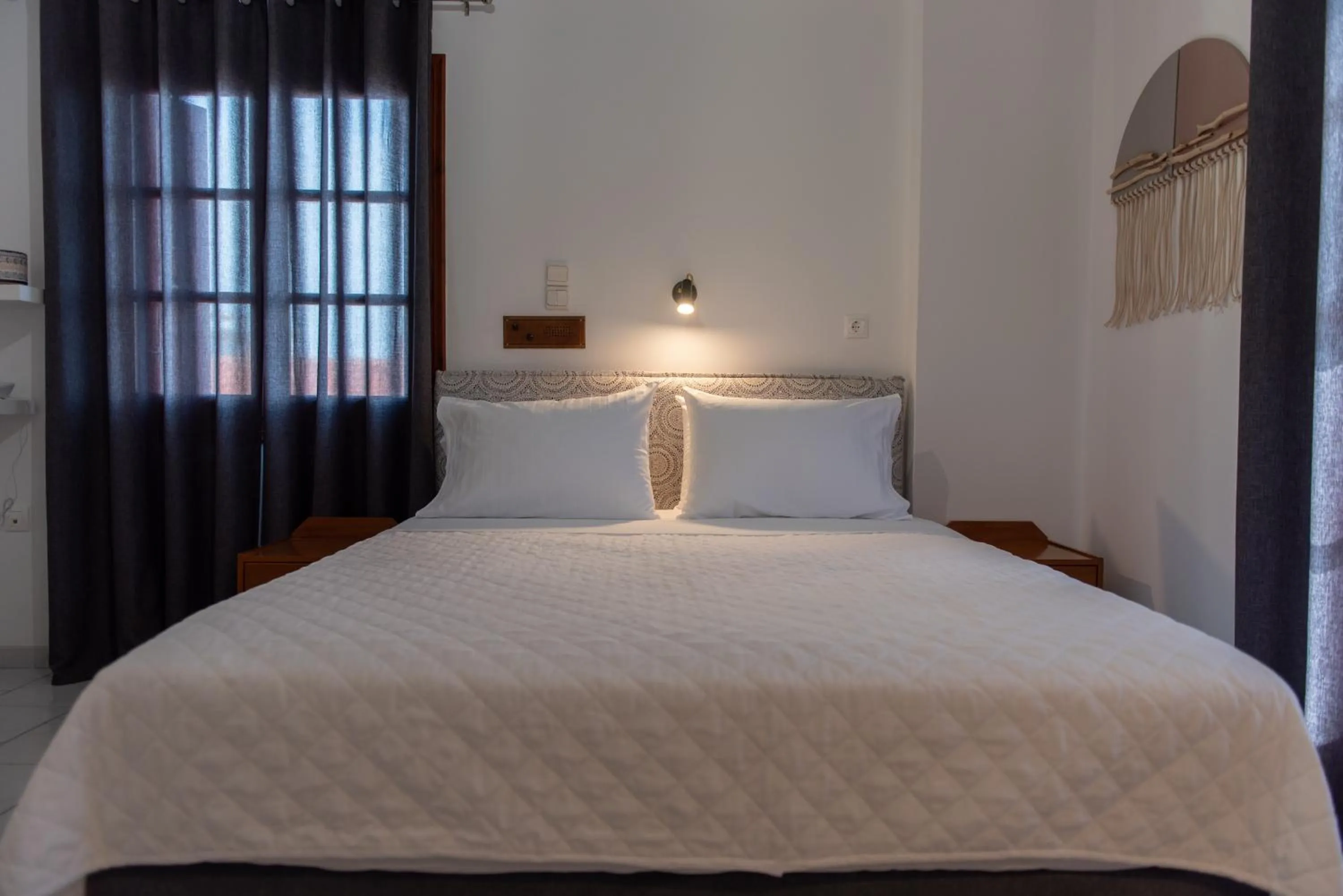 Photo of the whole room, Bed in Iro's Residence