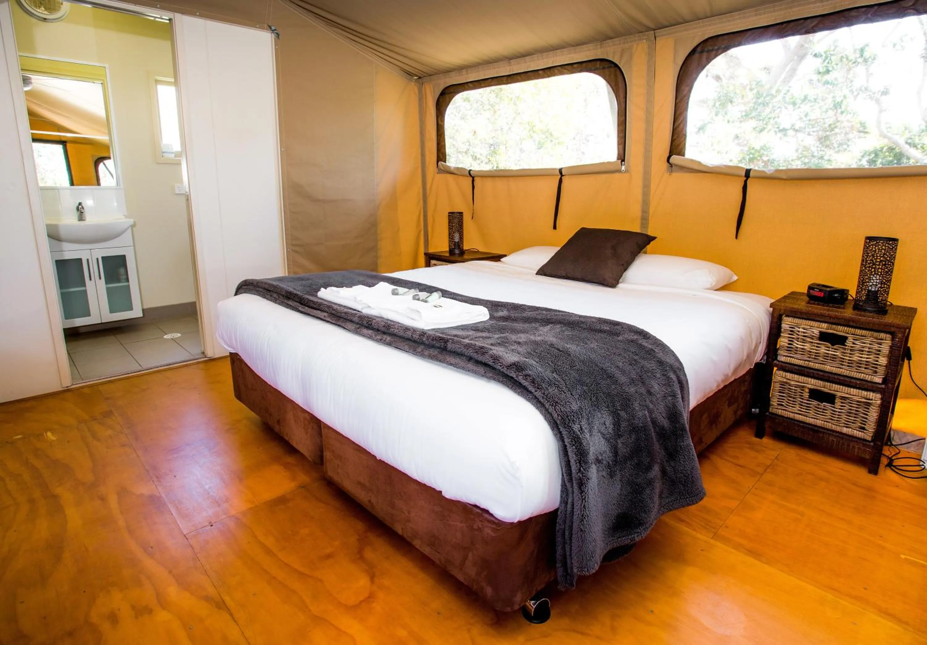 Bed in Reflections Red Rock - Holiday Park