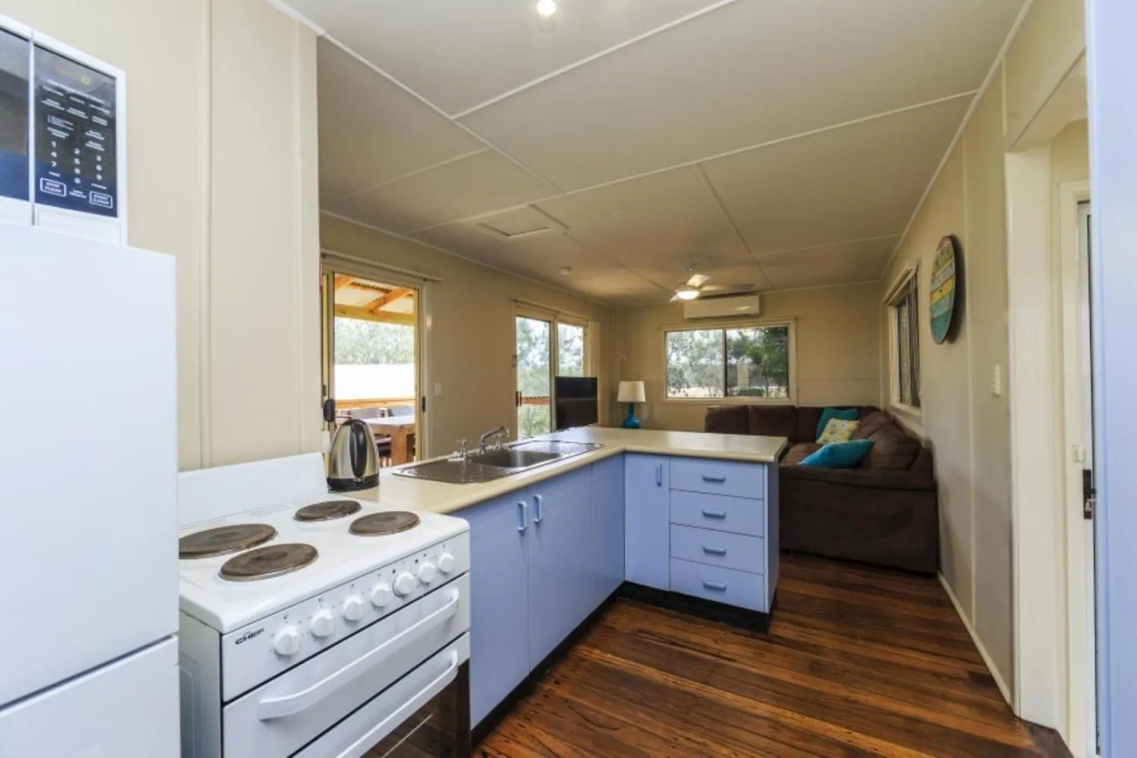 Kitchen or kitchenette in Reflections Red Rock - Holiday Park