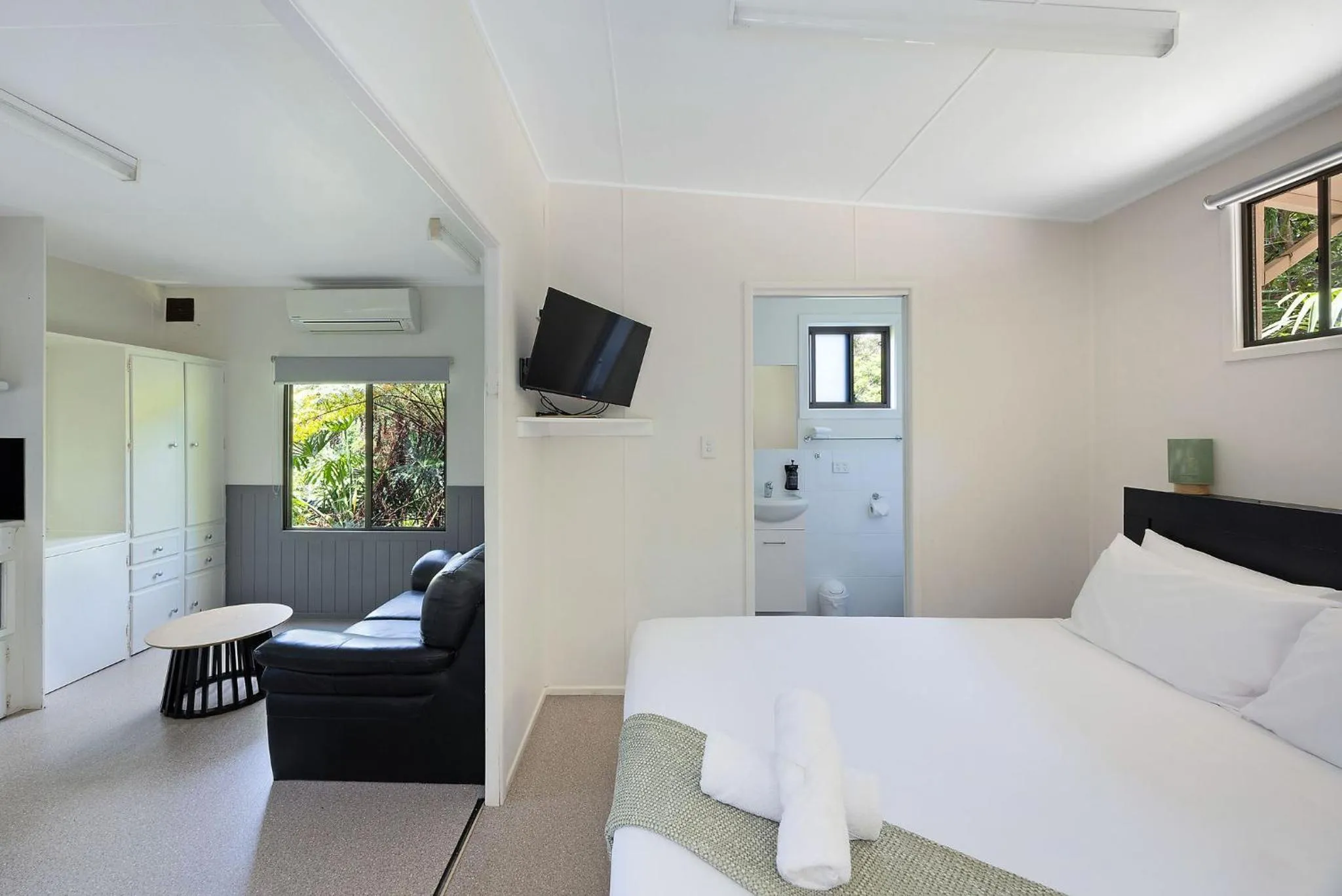 Living room, Bed in Reflections Nambucca Heads - Holiday Park