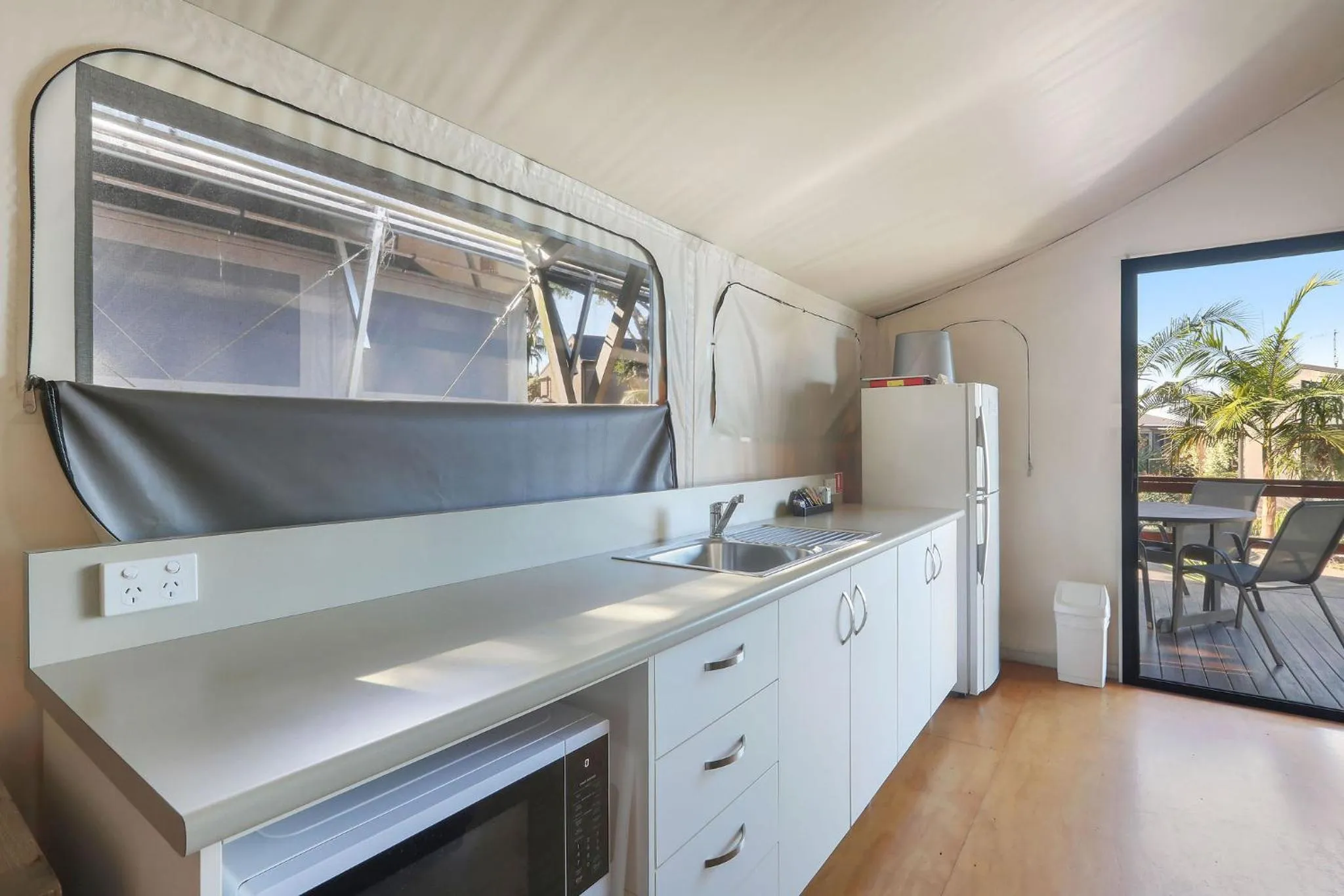 Kitchen or kitchenette in Reflections Bonny Hills - Holiday Park