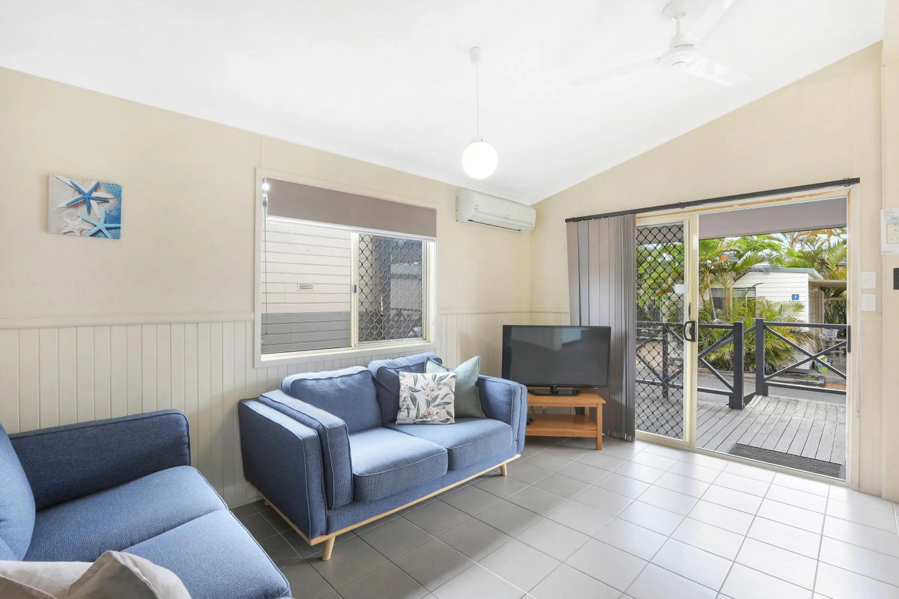 Seating area in Reflections Tuncurry - Holiday Park