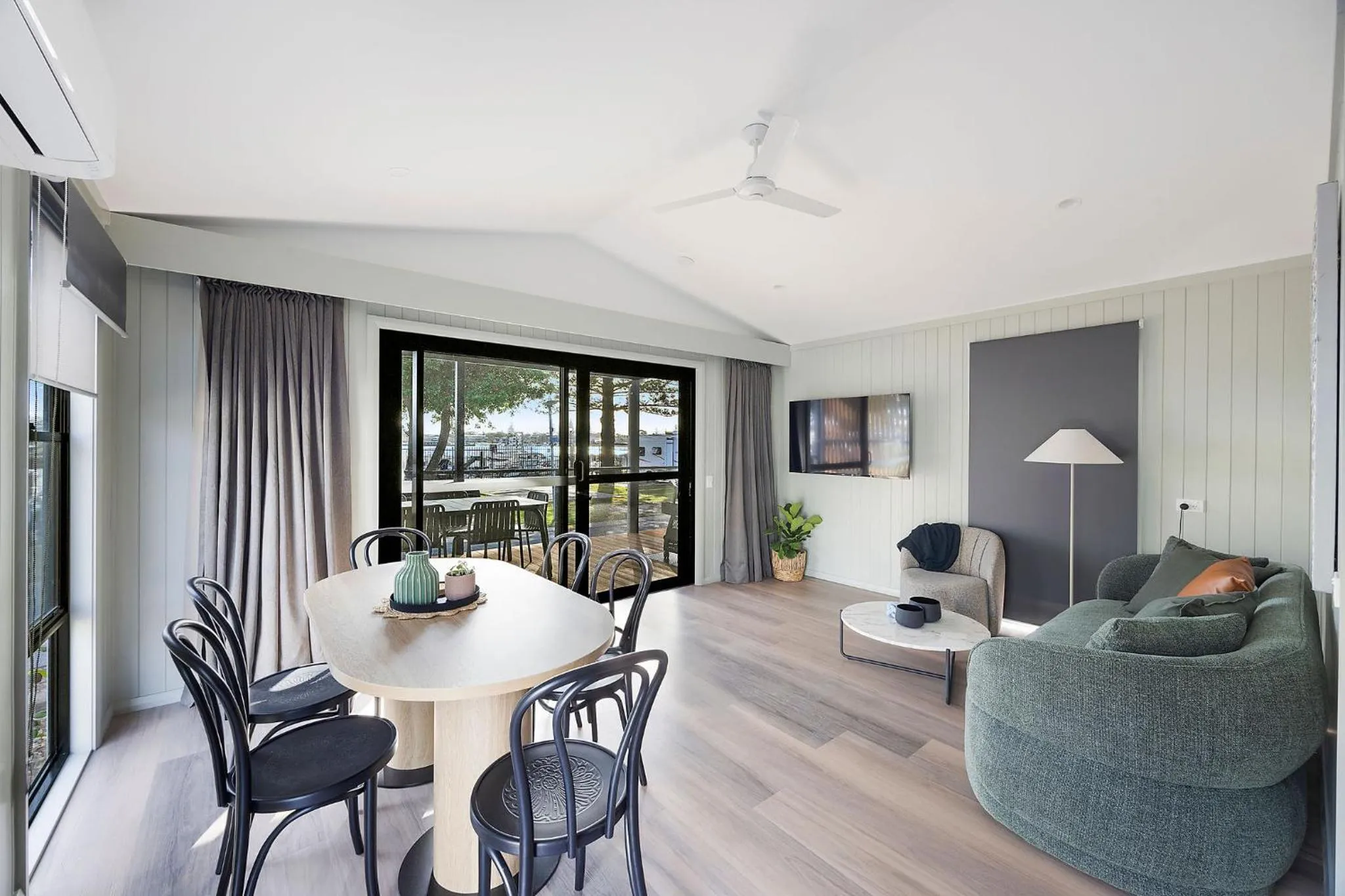Dining area in Reflections Forster Beach - Holiday Park