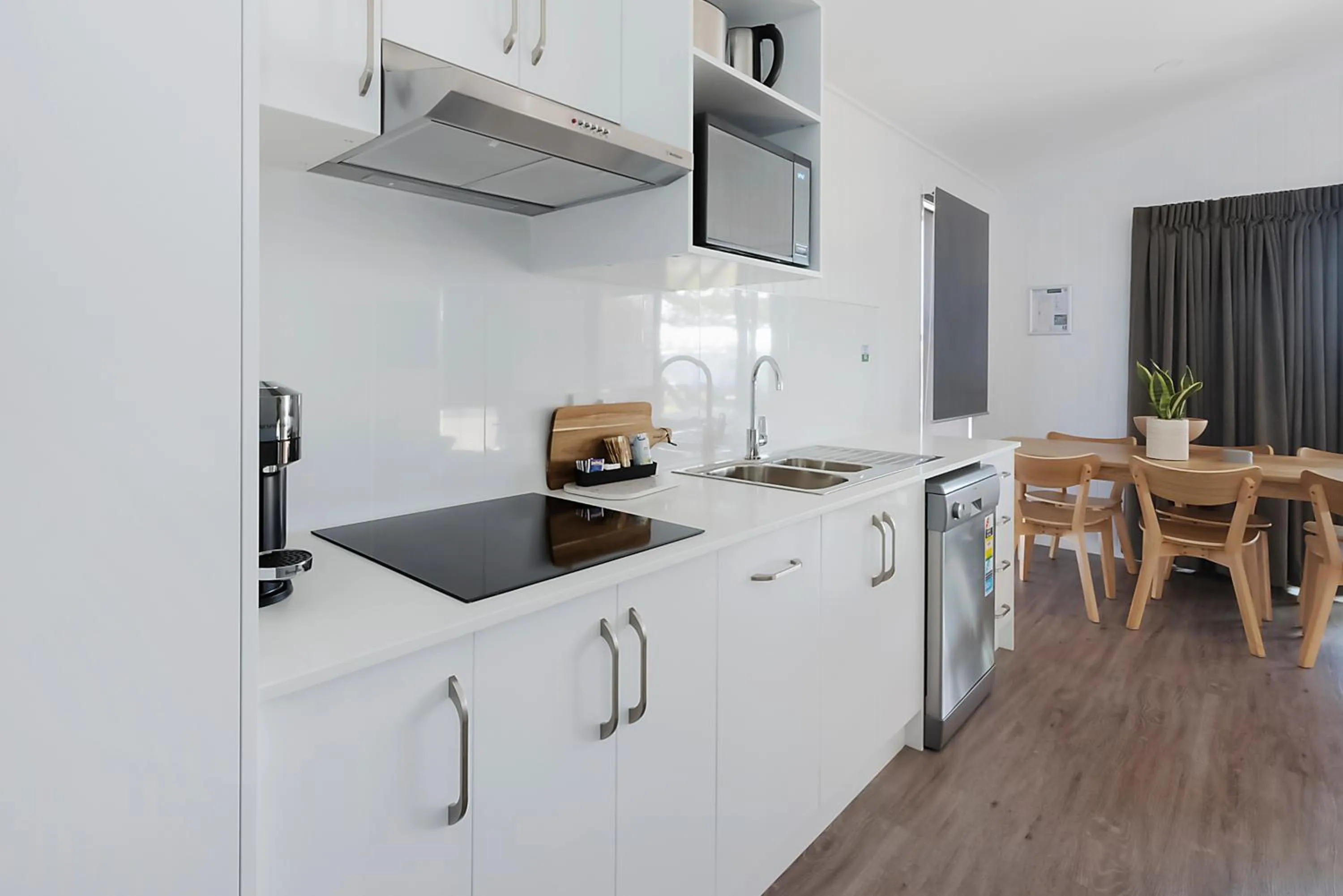 Kitchen or kitchenette in Reflections Forster Beach - Holiday Park