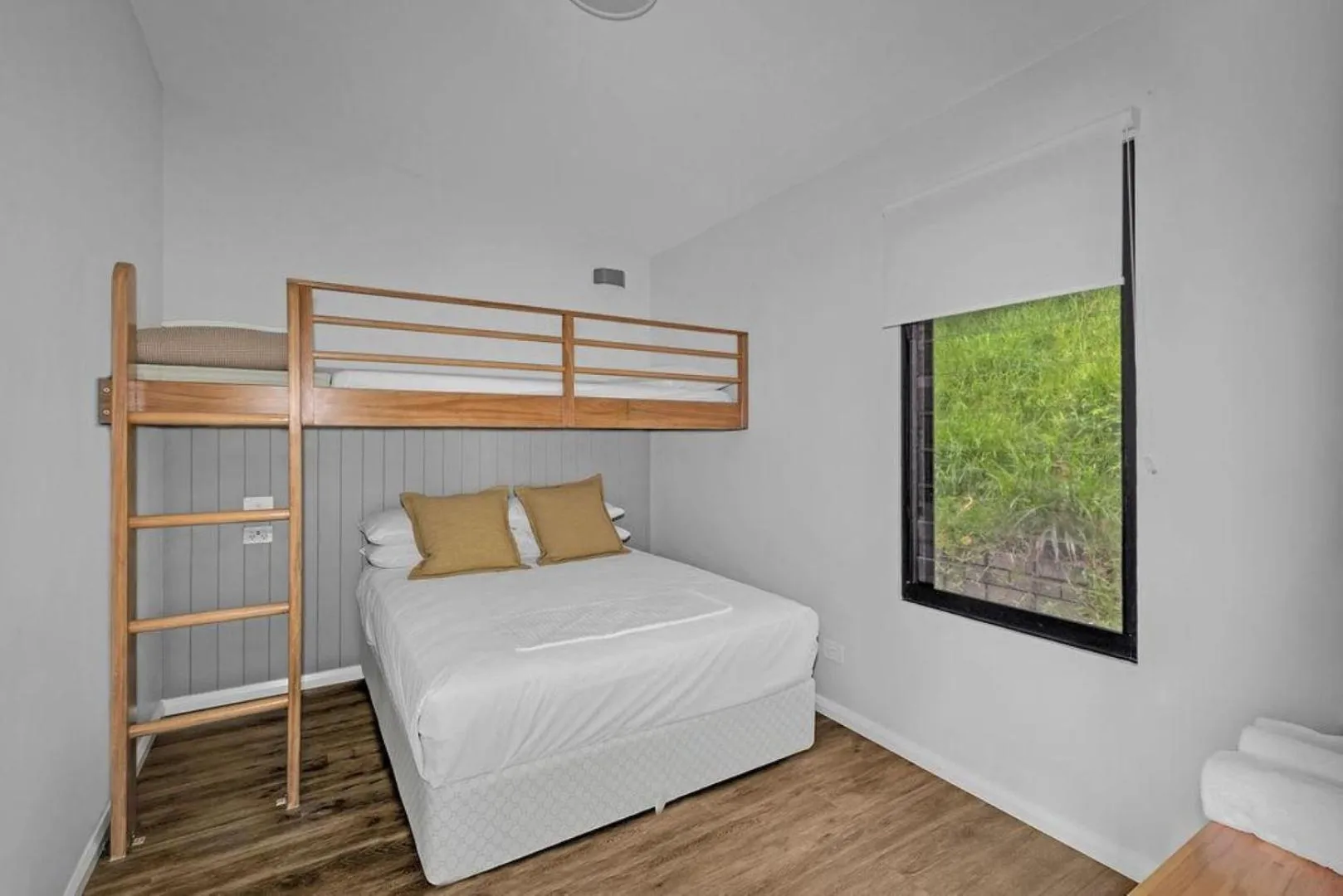 Bed in Reflections Seal Rocks - Holiday Park