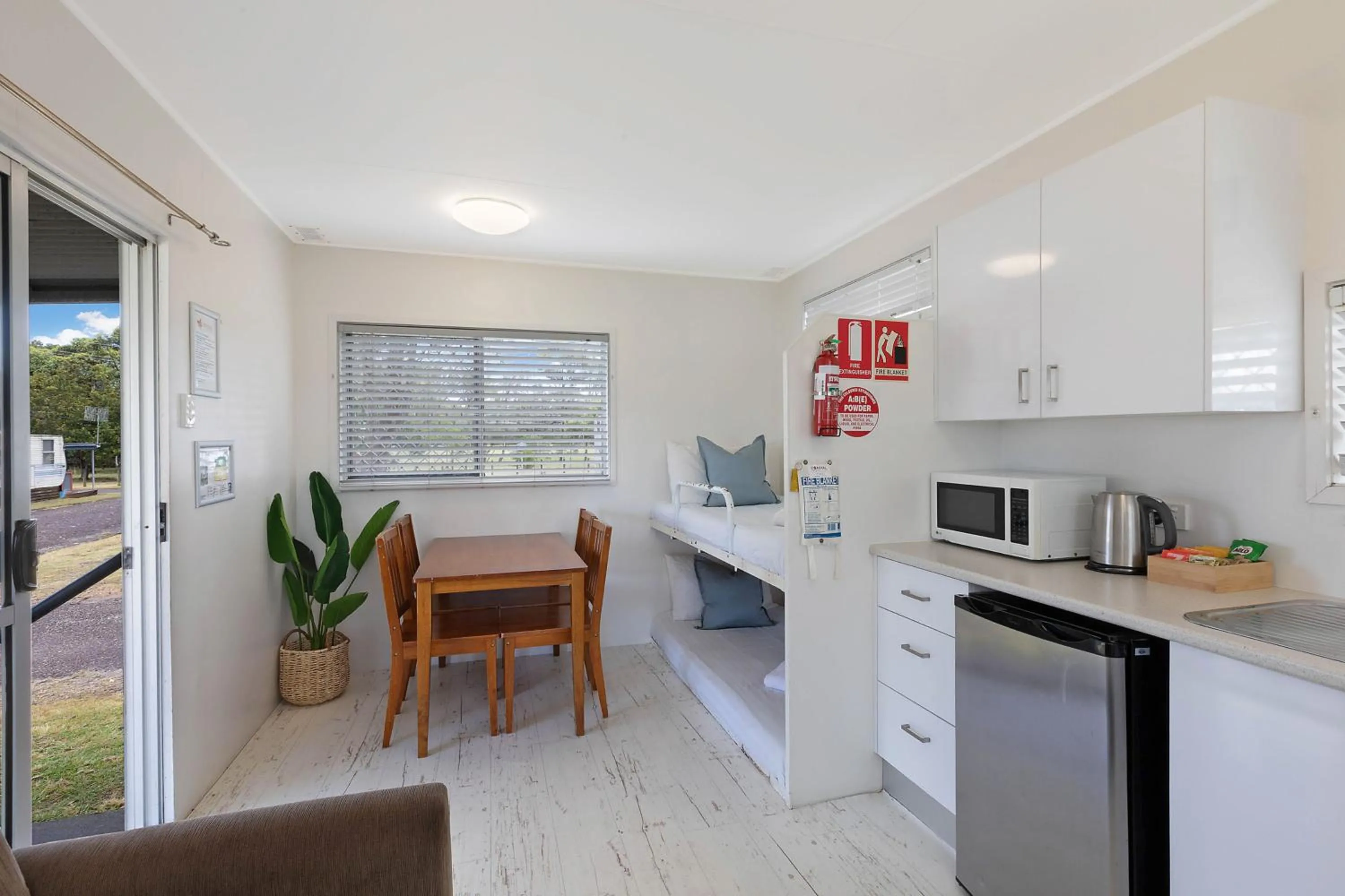 Kitchen or kitchenette in Reflections Hawks Nest - Holiday Park