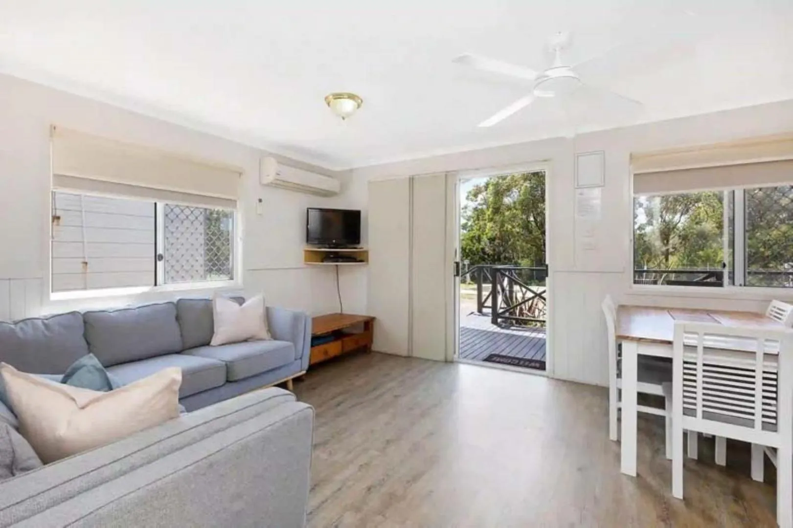 TV and multimedia in Reflections Hawks Nest - Holiday Park