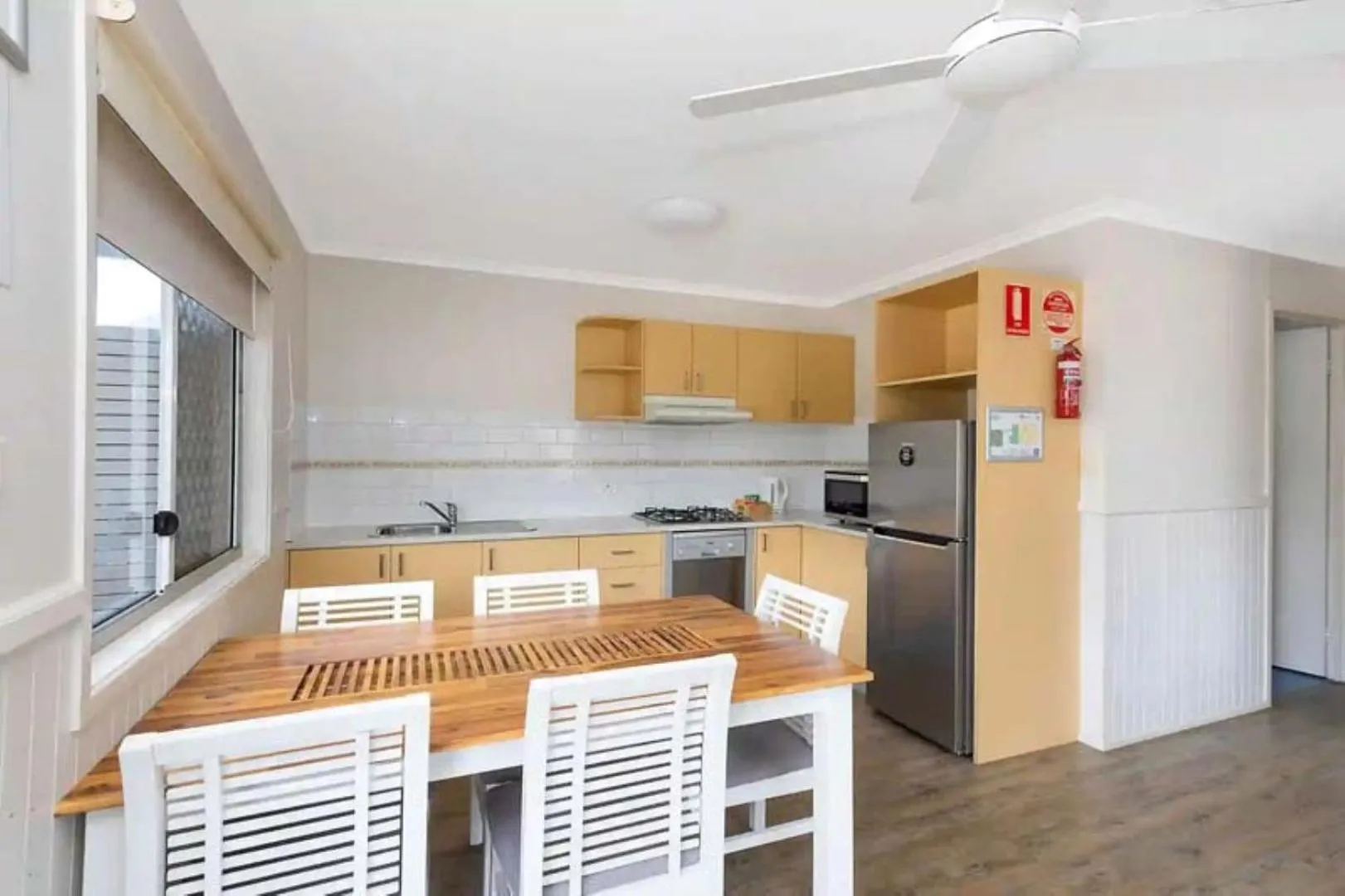 Kitchen or kitchenette in Reflections Hawks Nest - Holiday Park