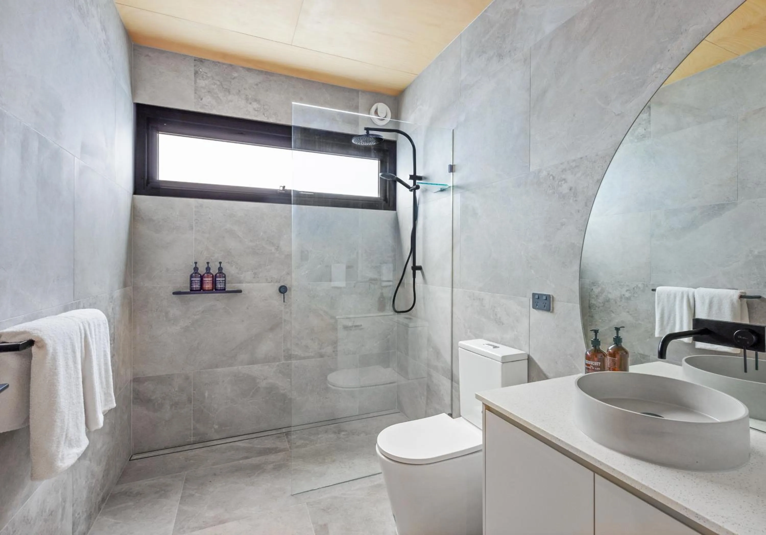 Shower in Reflections Hawks Nest - Holiday Park