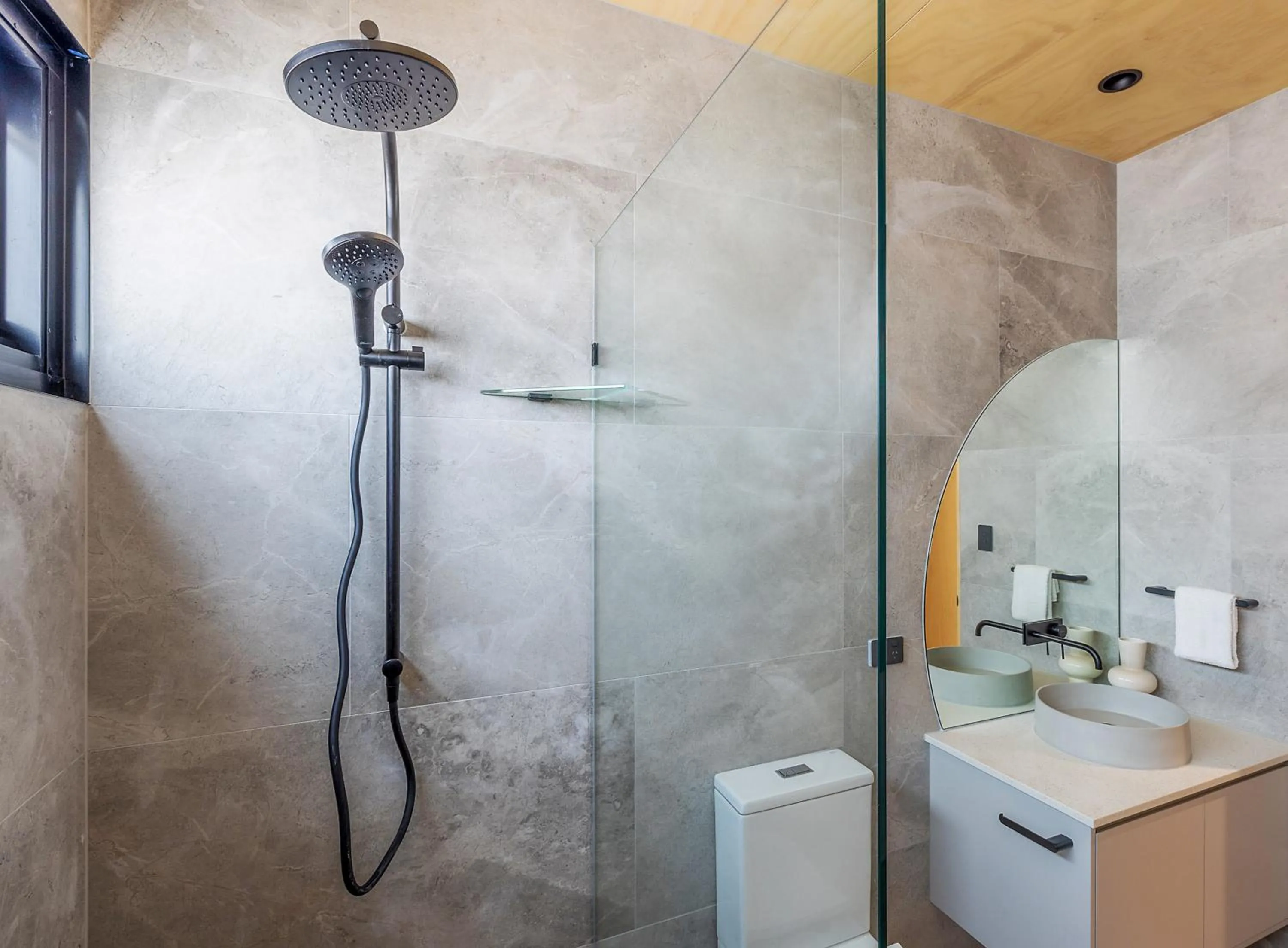 Shower in Reflections Hawks Nest - Holiday Park