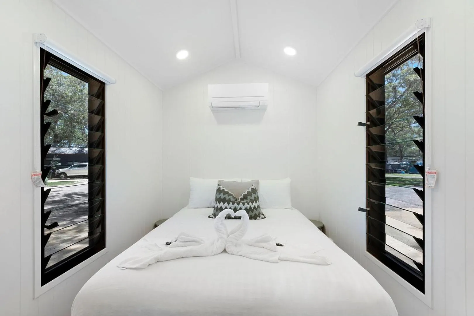 Bed in Reflections Jimmys Beach - Holiday Park