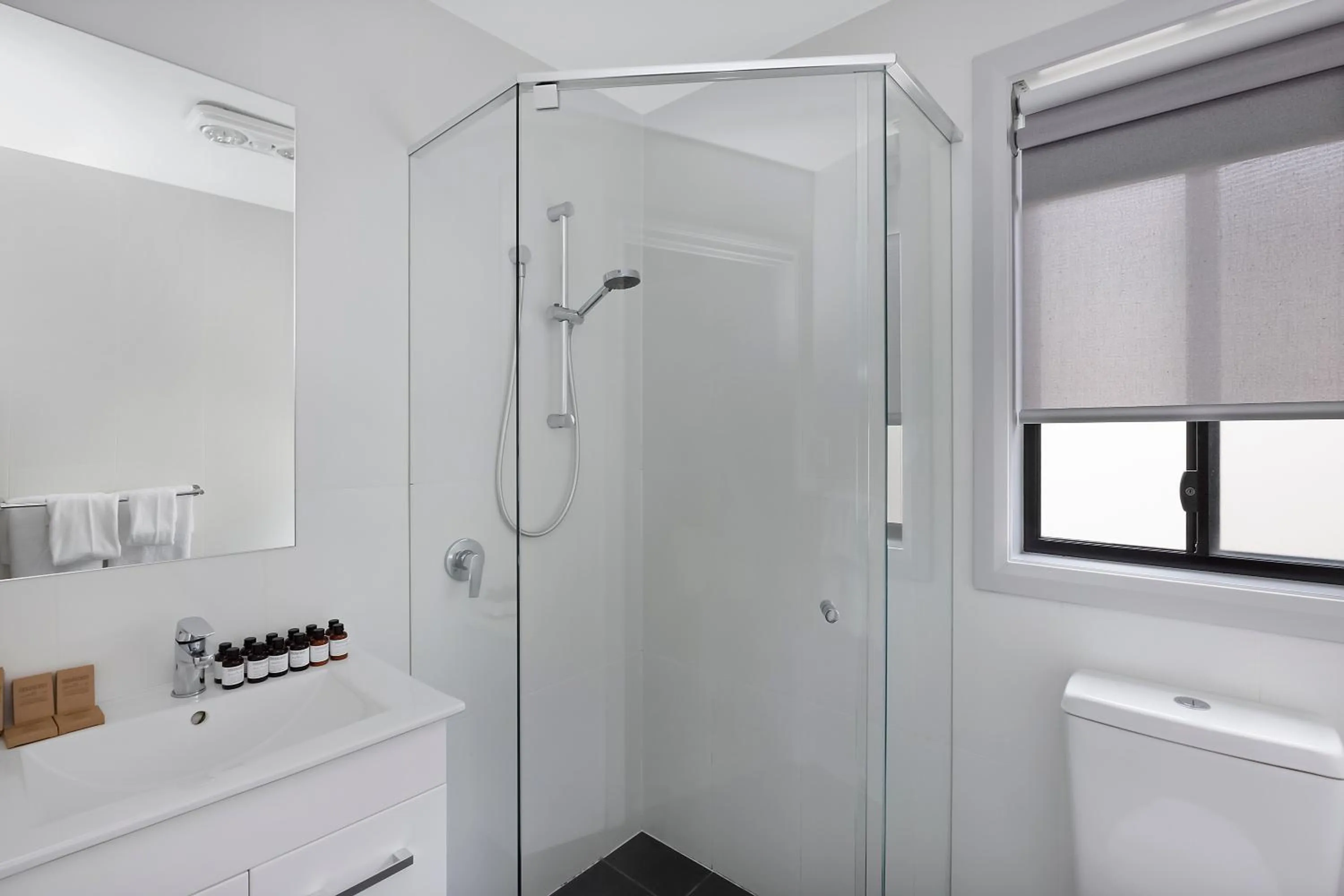 Shower in Reflections Jimmys Beach - Holiday Park