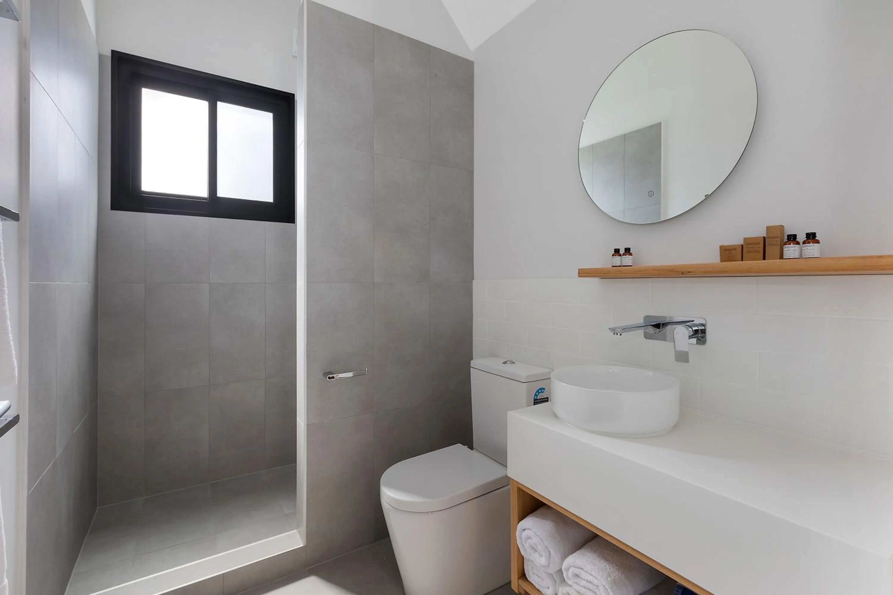 Shower in Reflections Jimmys Beach - Holiday Park